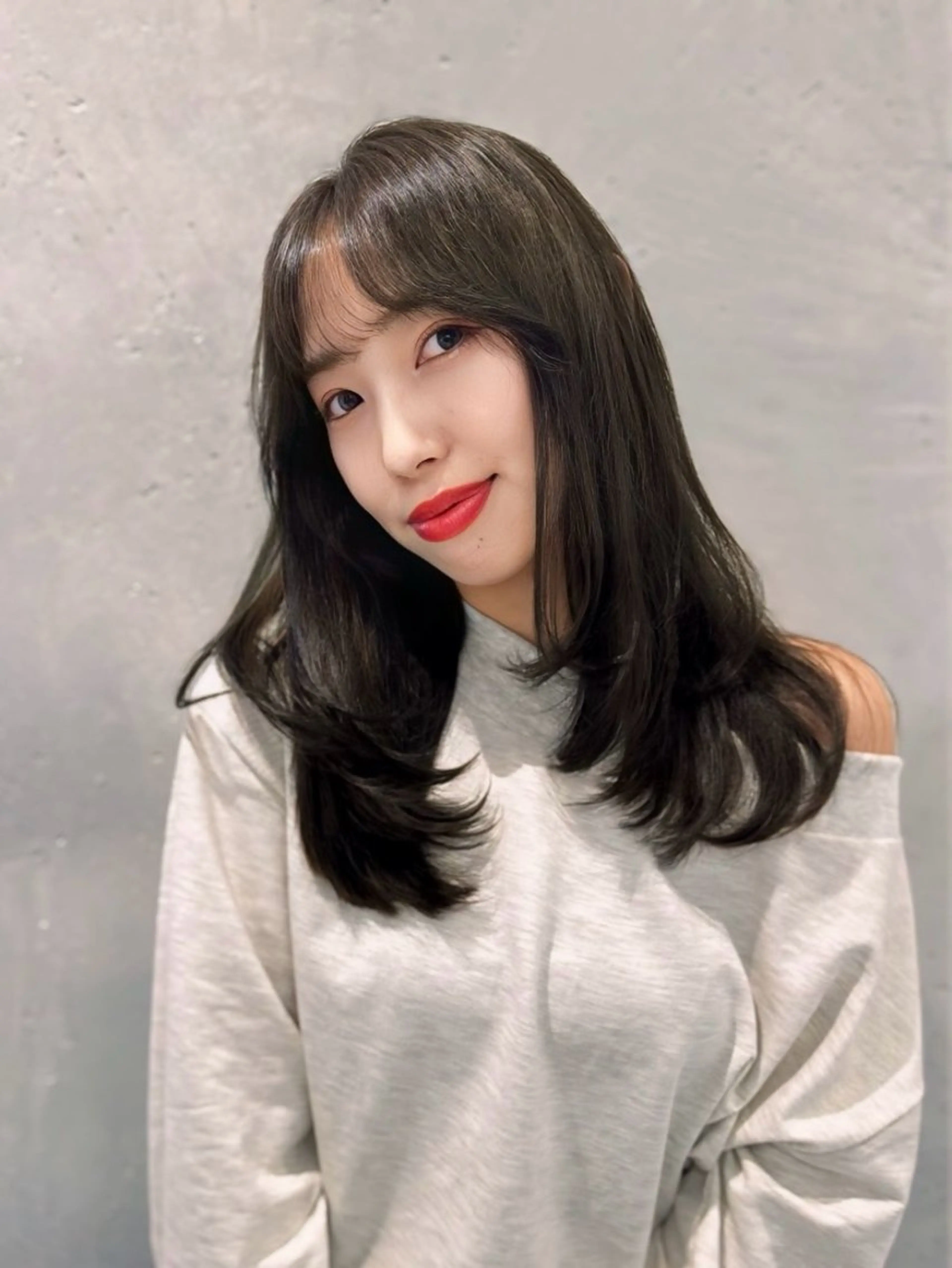 セミロング Rita/髪質改善 /透明感カラーのヘアスタイル