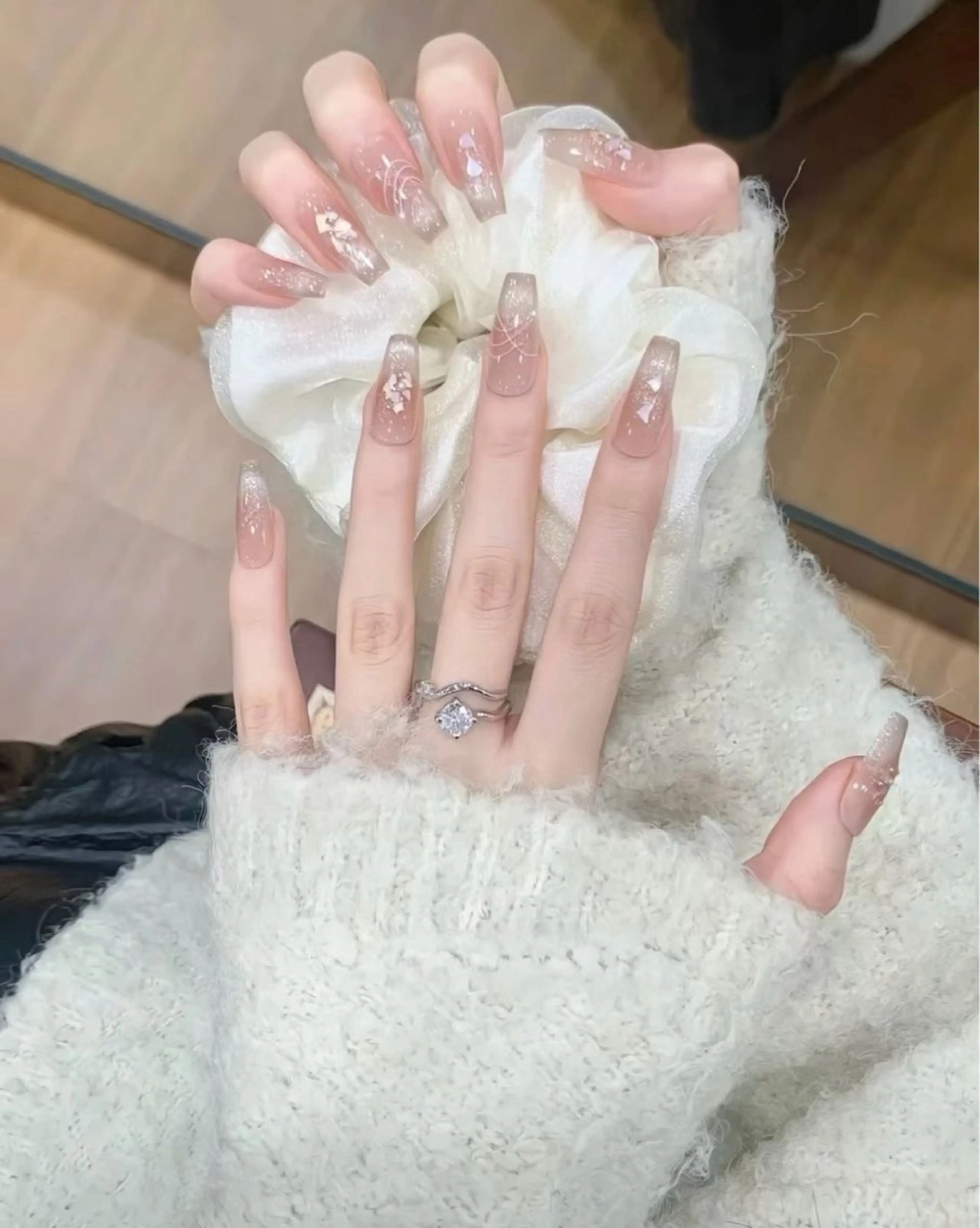 ネイル ホログラムネイル 持ち込み ストーンネイル ユミ nailのネイルデザイン