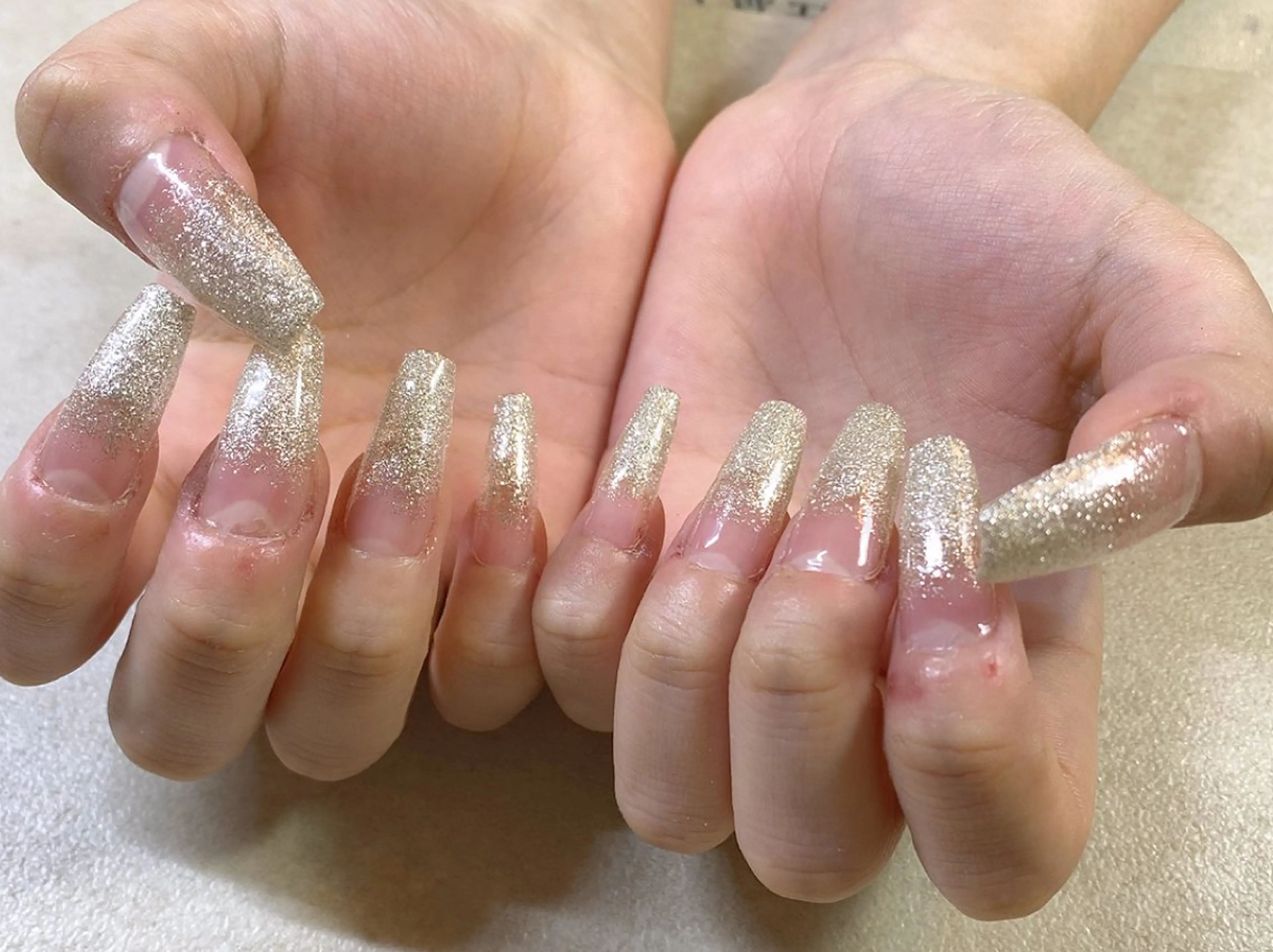 ネイル キラキラネイル ラメ(グリッター) ラメグラデーション スカルプネイル シルバー Nail R 🌸Nonのネイルデザイン