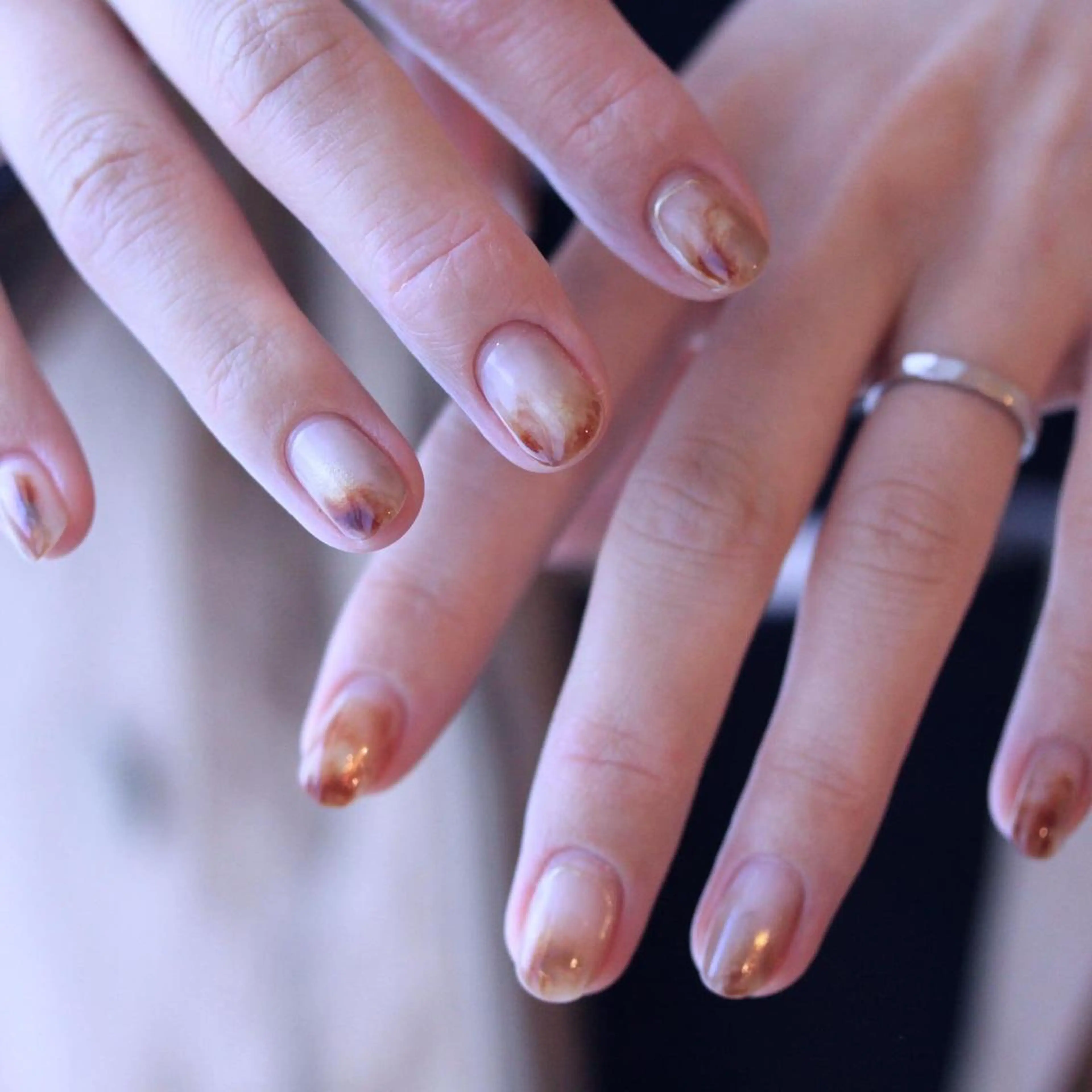 ネイル アートネイル ブラウン 氷ネイル・うるうるネイル 大理石ネイル(マーブル) ミラーネイル ハンドネイル Elio所属・Elio 国泰寺のネイルデザイン