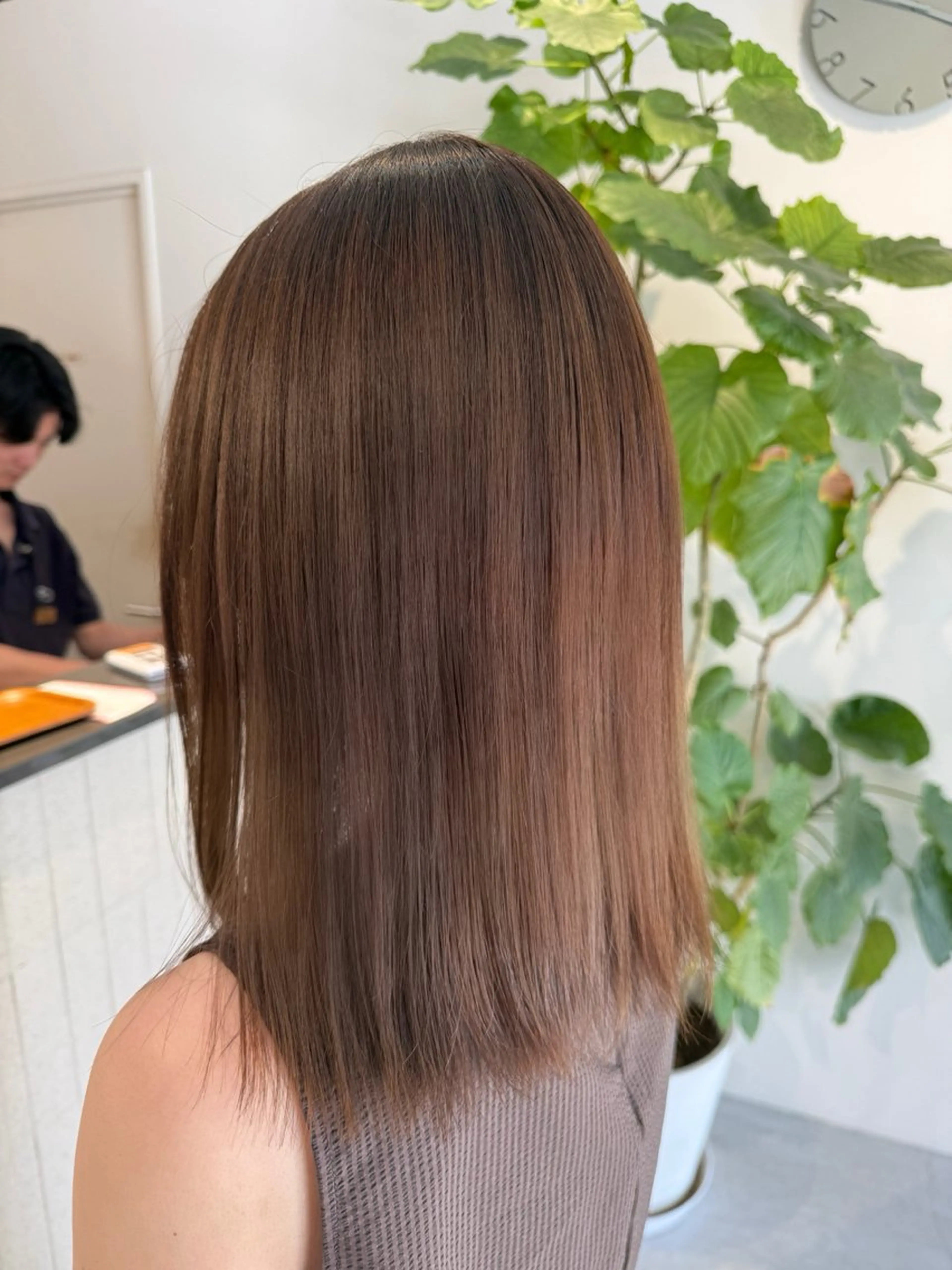 セミロング 井手上 陽菜のヘアスタイル