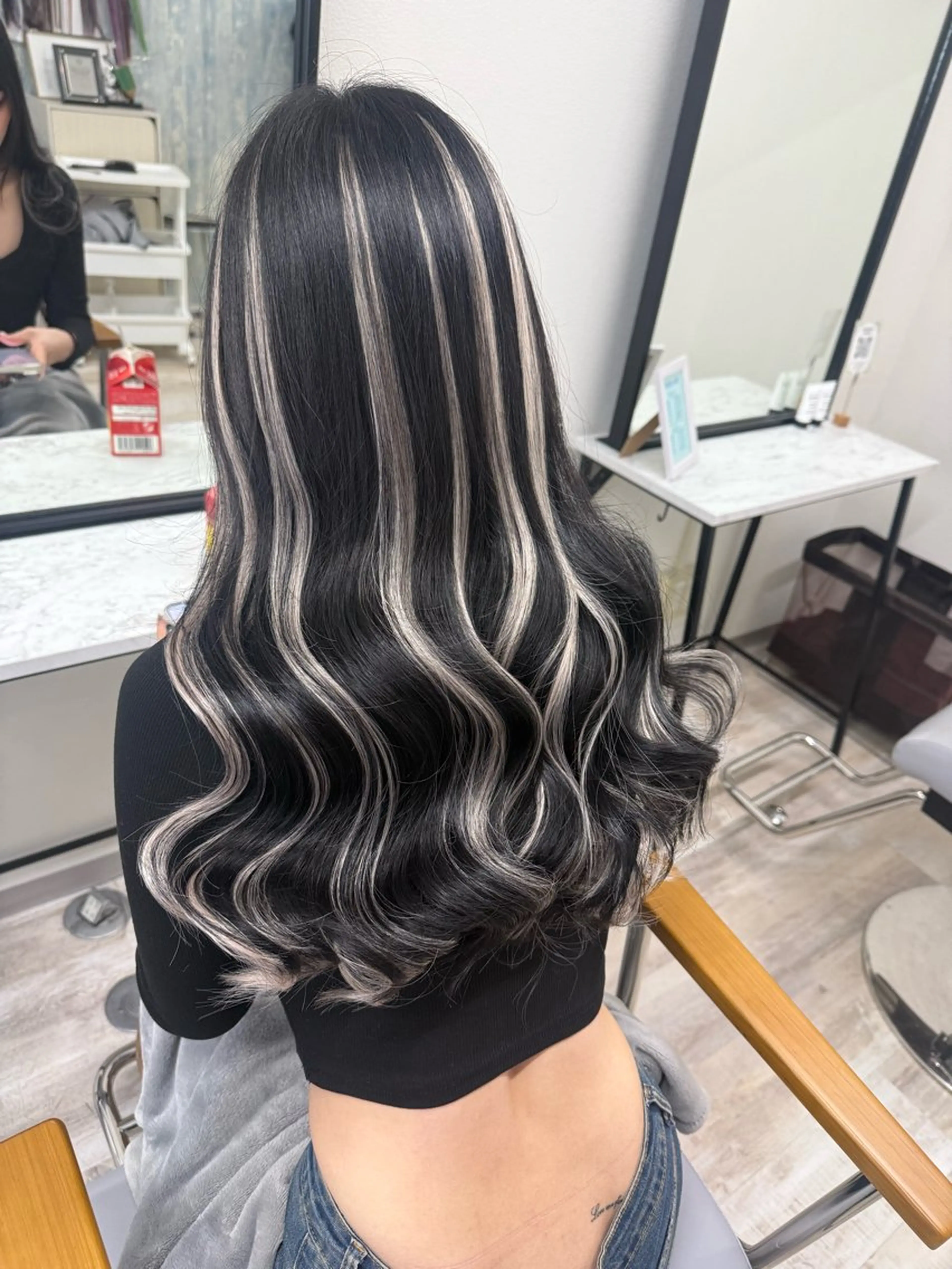 ミディアム ハイライト エクステ aoi ⟡.·*.のヘアスタイル