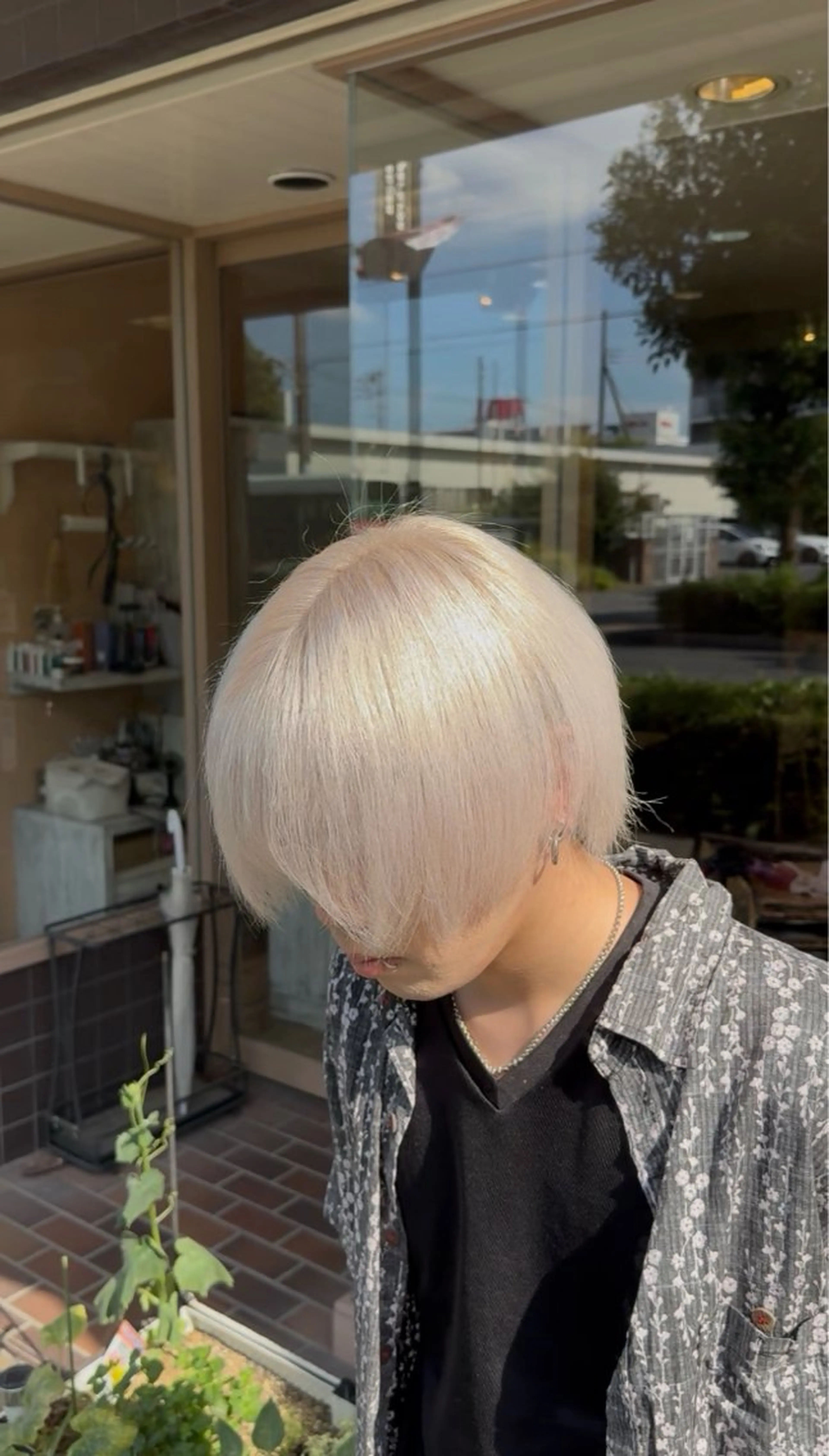 ショート ヘアカラー かのブリーチカラー 🎧⛓️🩶のヘアスタイル