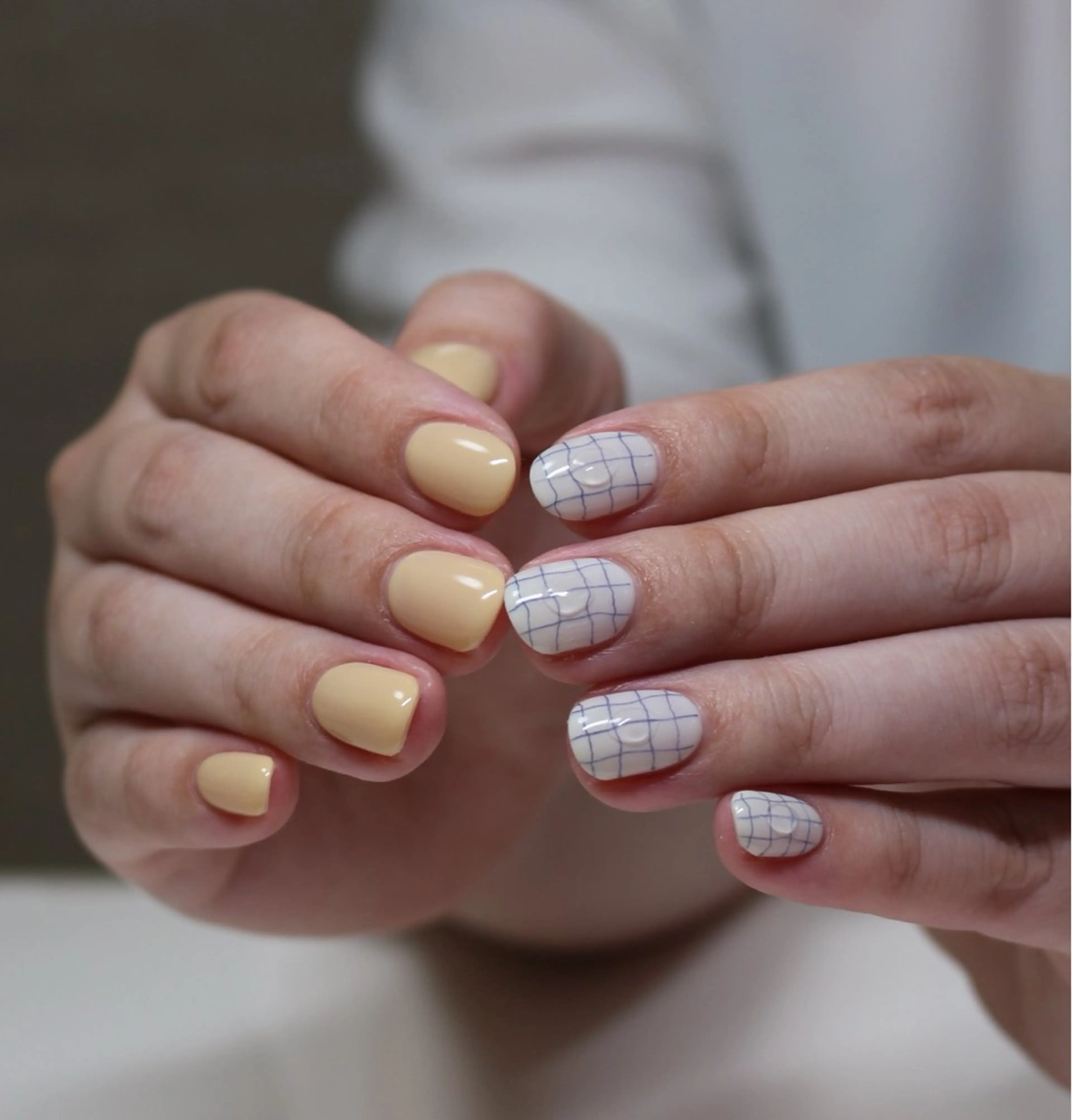 ネイル ニュアンスネイル 冬ネイル 黄色 ハンドネイル Baku Nailsのネイルデザイン