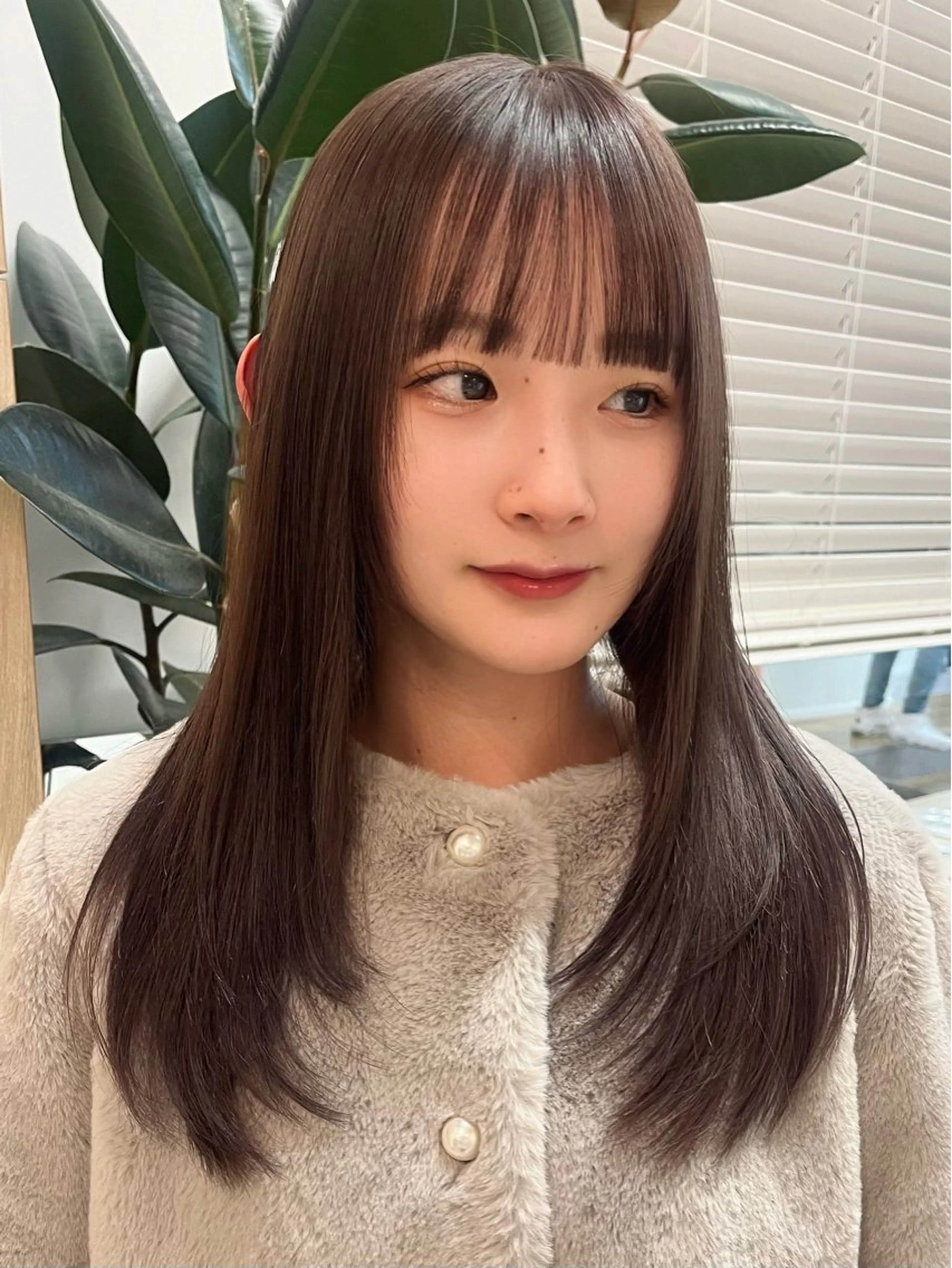 セミロング marino/ カラー/顔周りカットのヘアスタイル