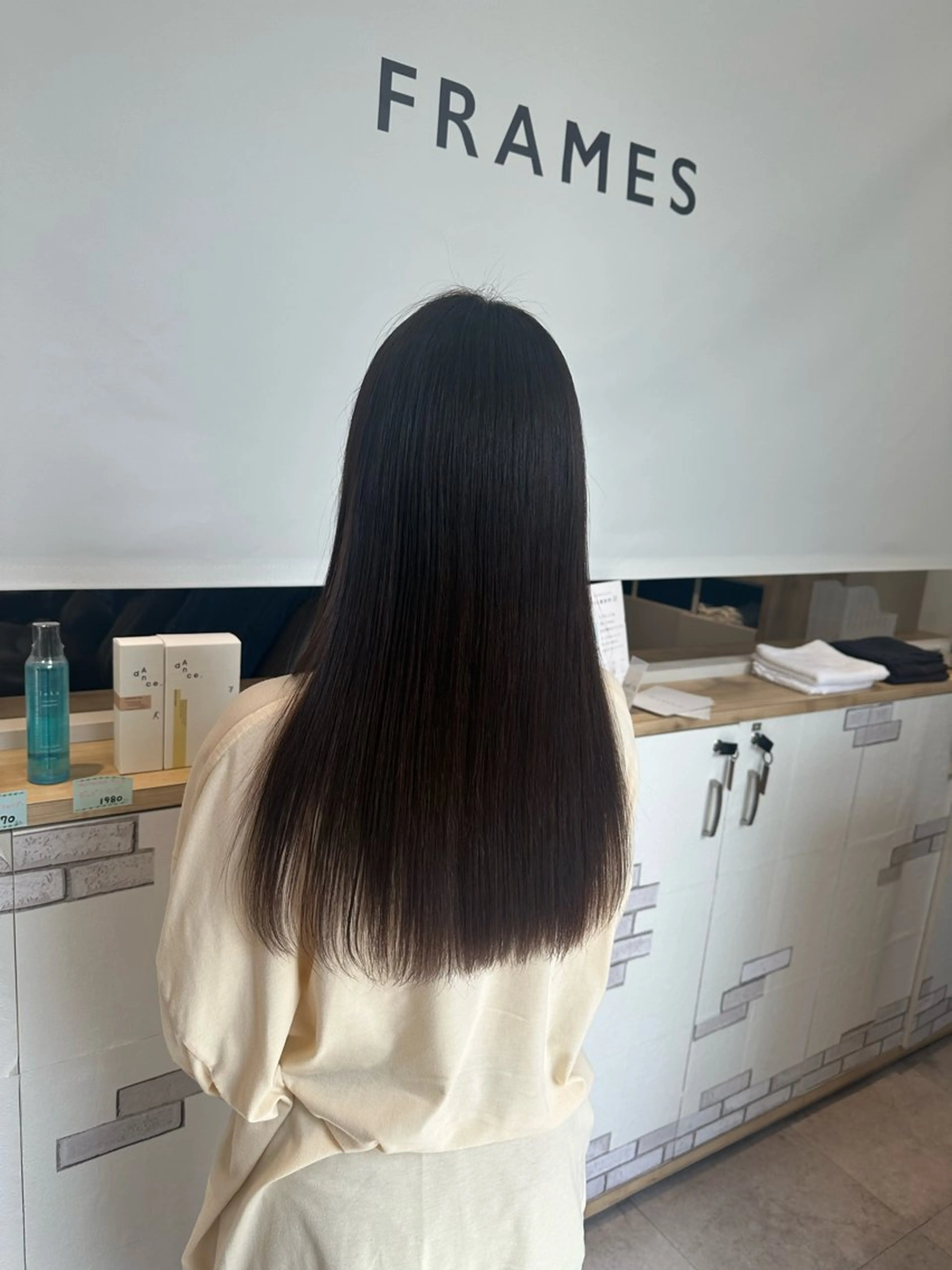 カラー グレージュ 柴崎 悠乃のヘアスタイル