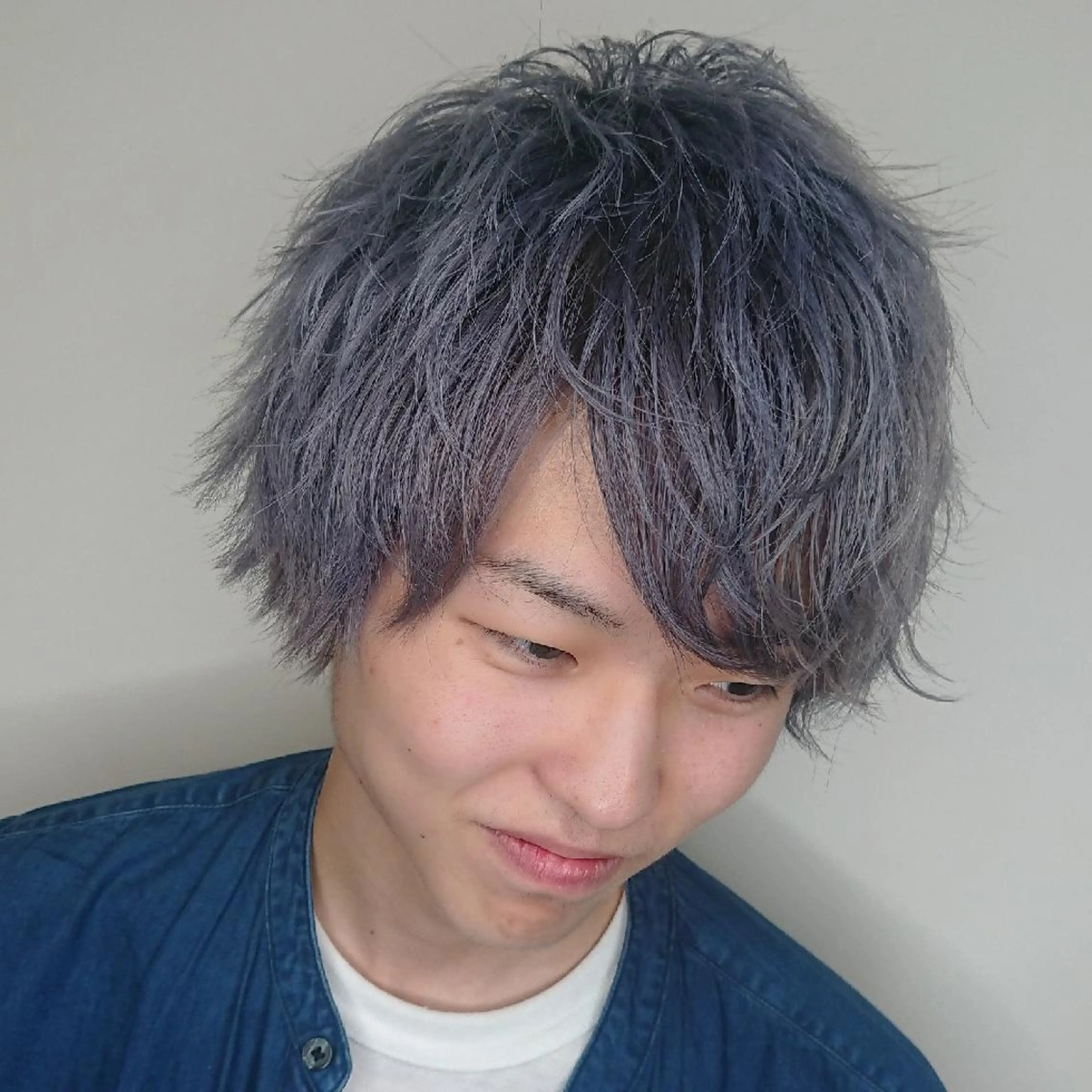 メンズ ヘアカラー ブリーチ/ヘアケア/ 艶髪/イギチハルのヘアスタイル