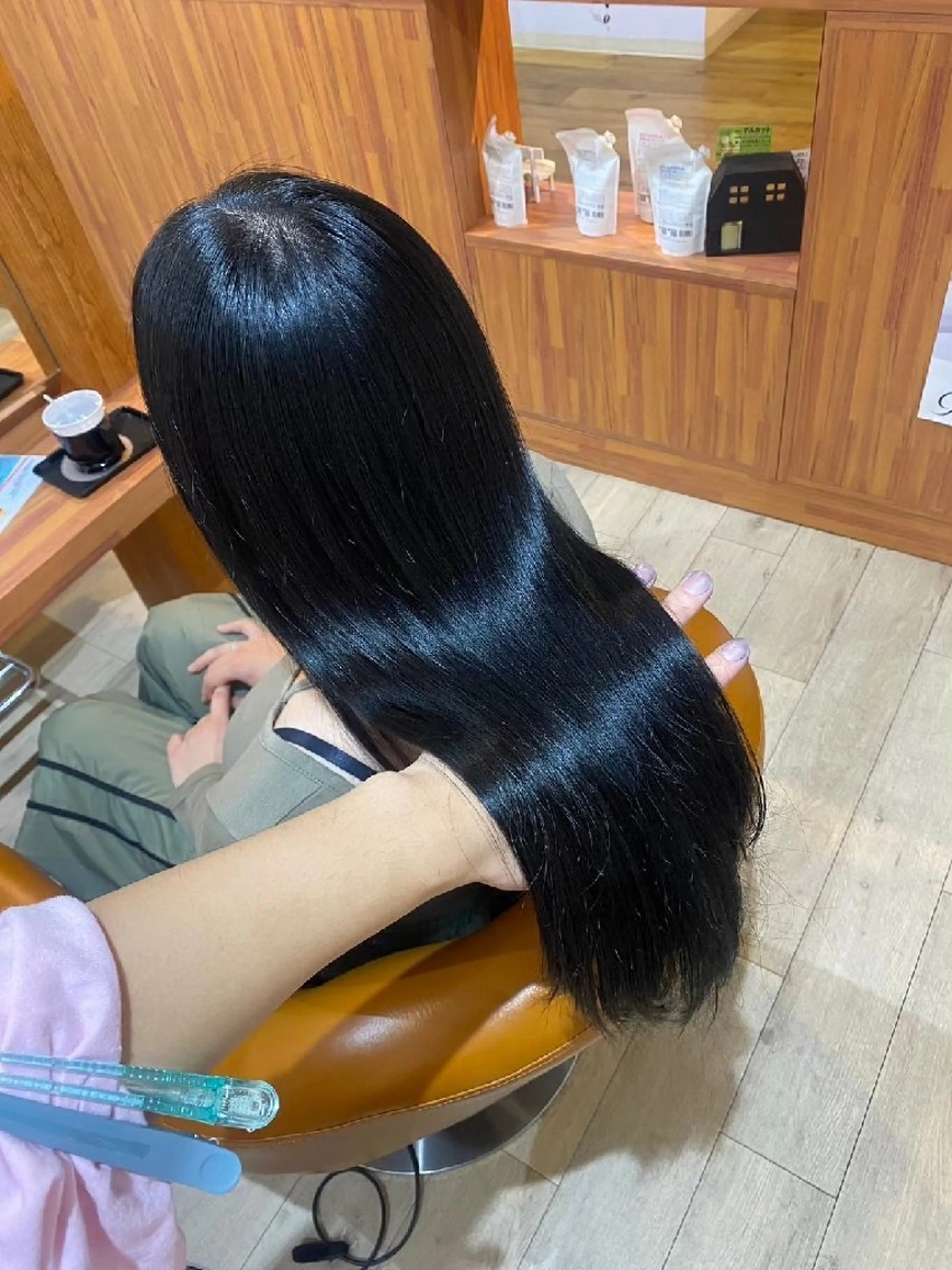 カラー 種子田 結理のヘアスタイル