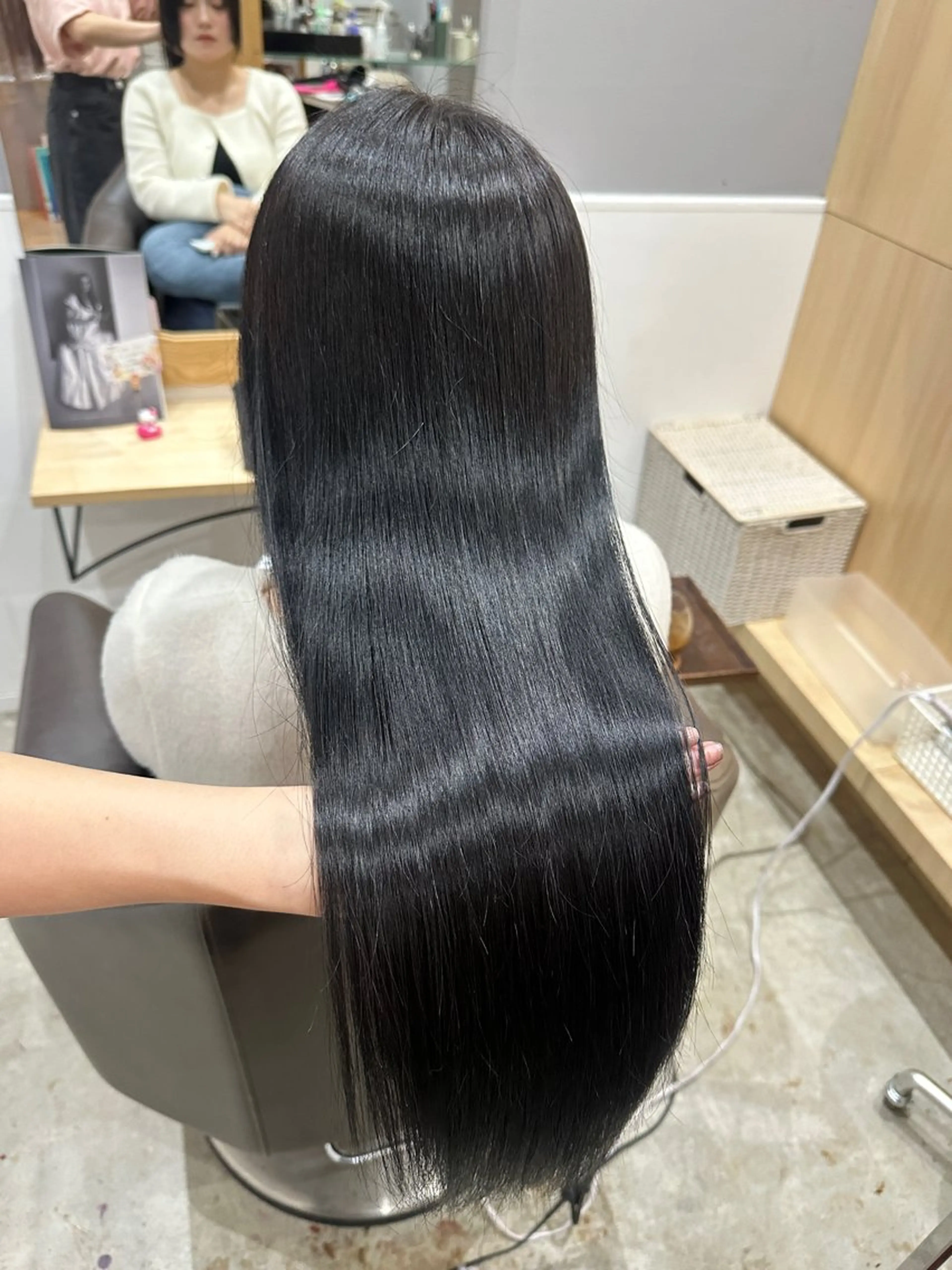 ミディアム カット ヘアカラー トリートメント miloc MOMOKAのヘアスタイル