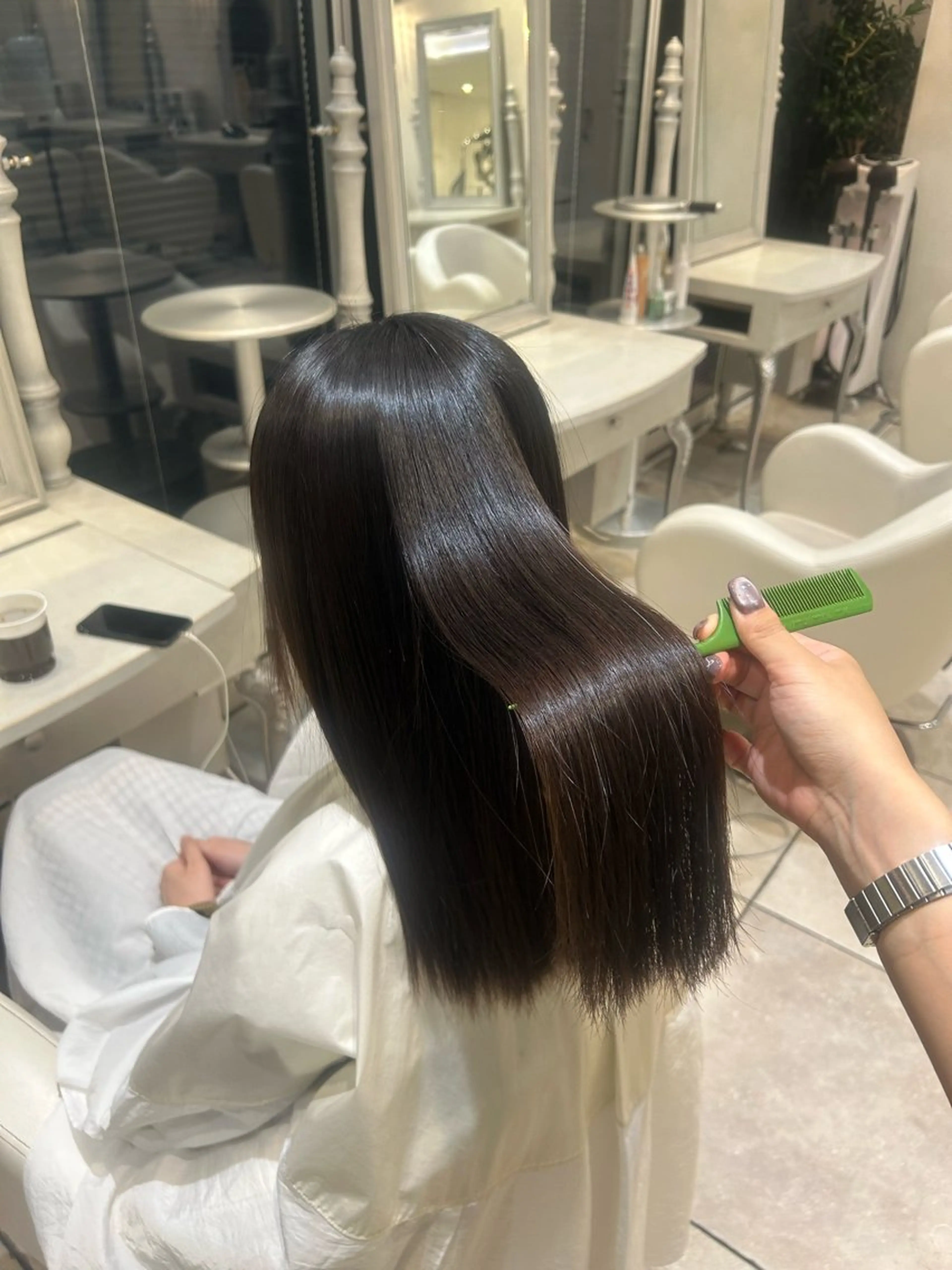 ロング レイヤーカット/ 透明感カラー/カナのヘアスタイル