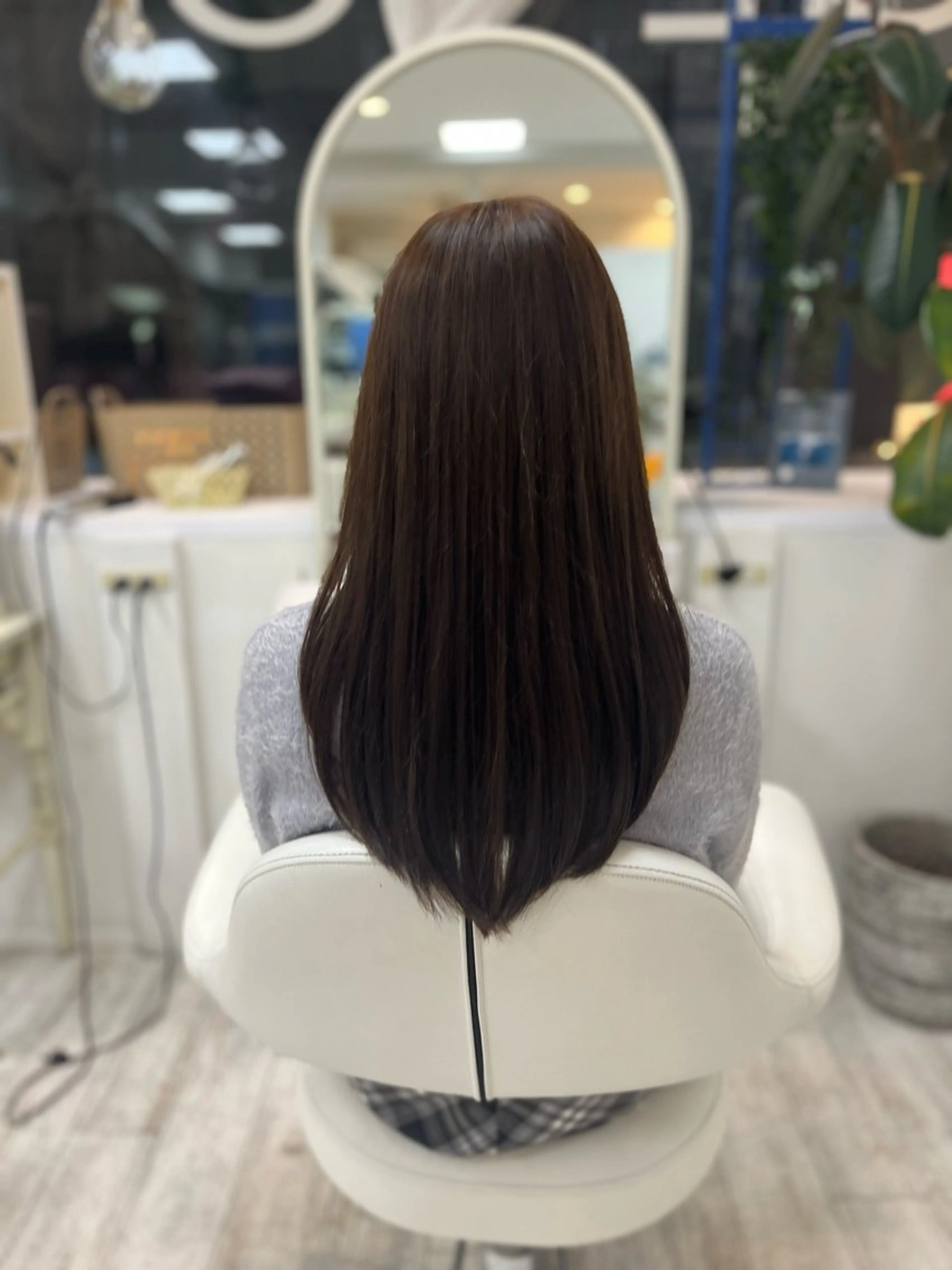 ロング レイヤーカット 岡崎 嶺のヘアスタイル