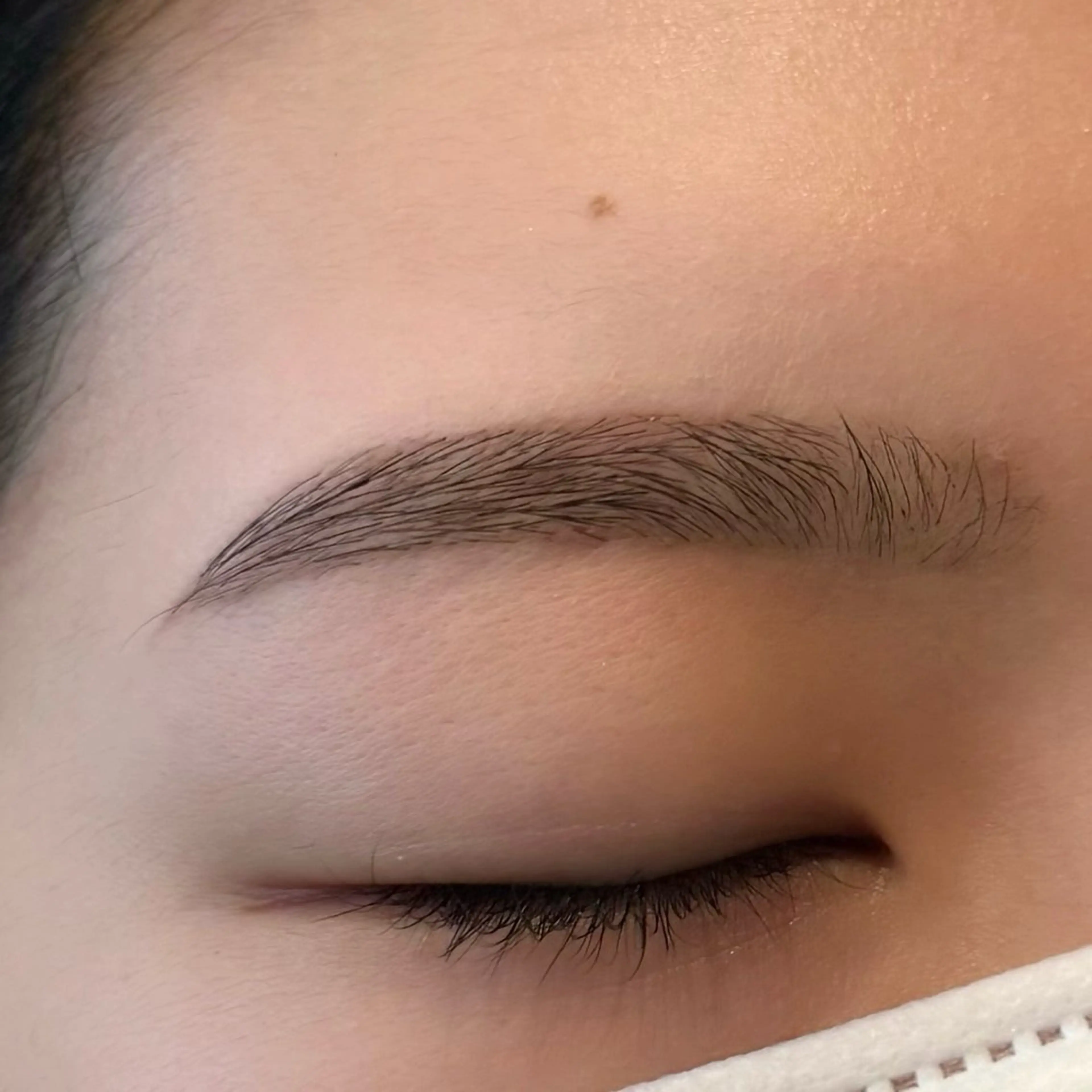 アイブロウ 緒方 海妃の眉毛・アイブロウイメージ