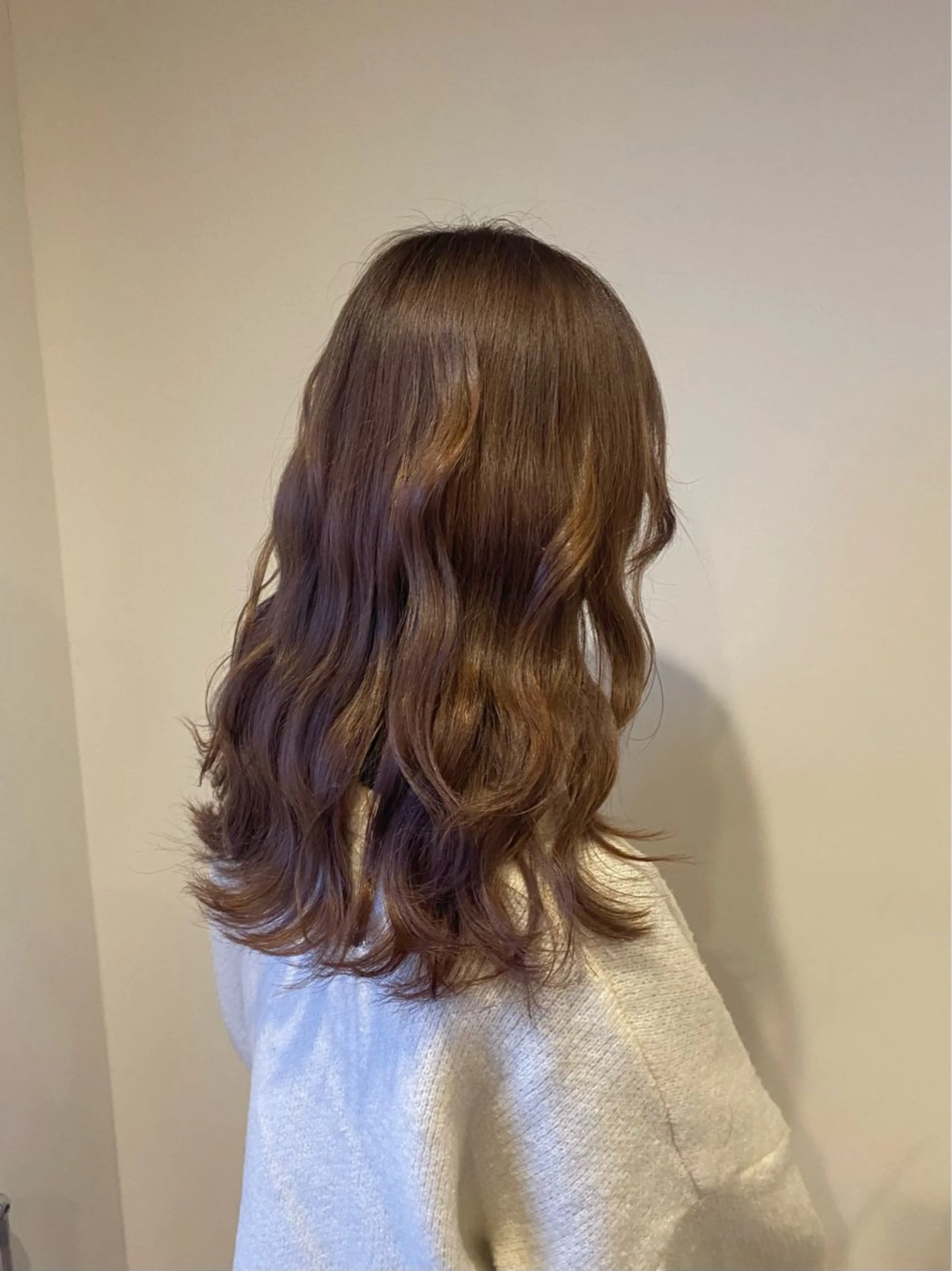 ロング カラー ベージュカラー ヘアカラー Ludwig AIRIのヘアスタイル