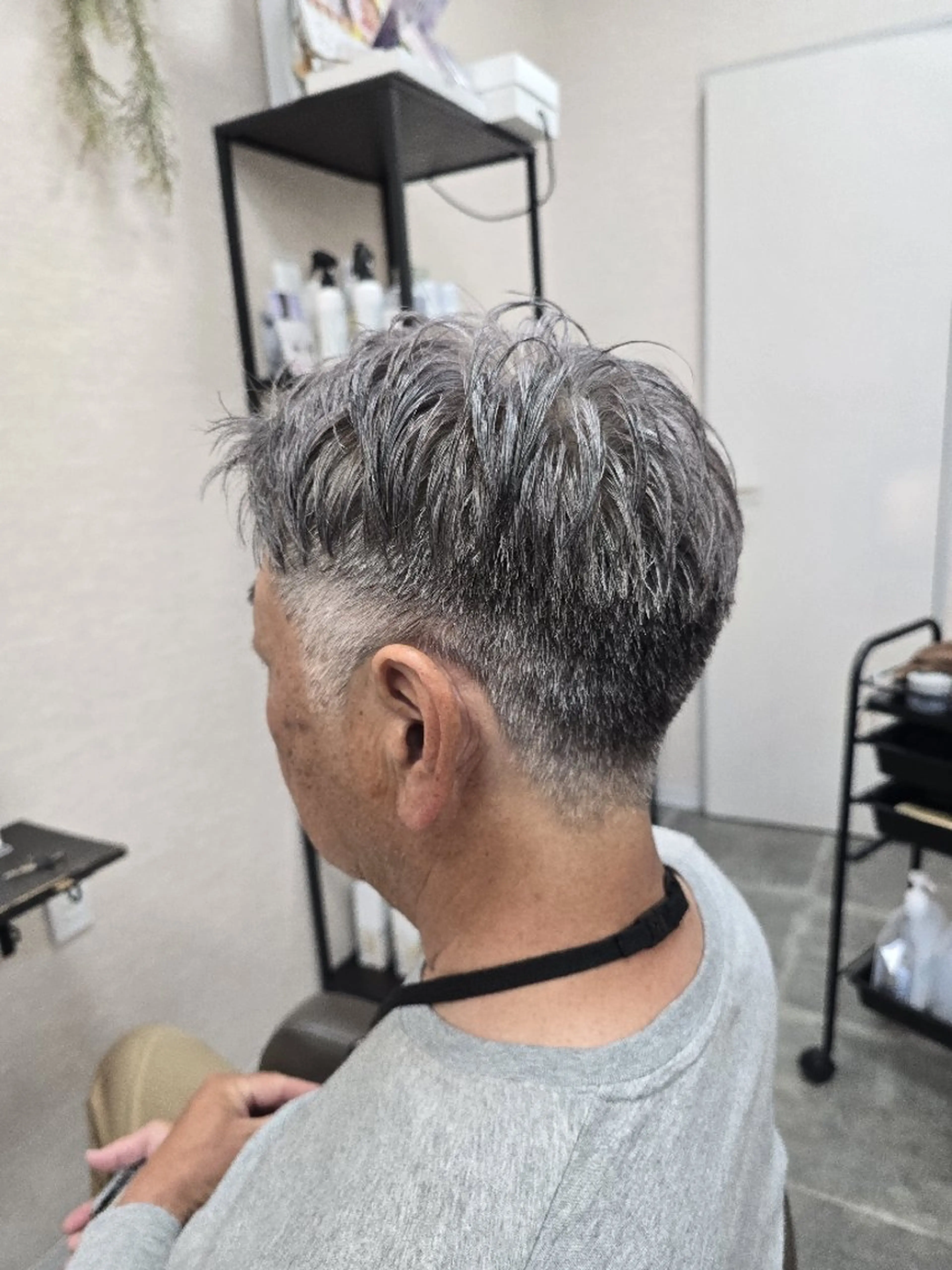 ショート メンズ フェードカット メンズハイライト メンズインナーカラー メンズパーマ ハイライト 石川(park) ジェウンのヘアスタイル