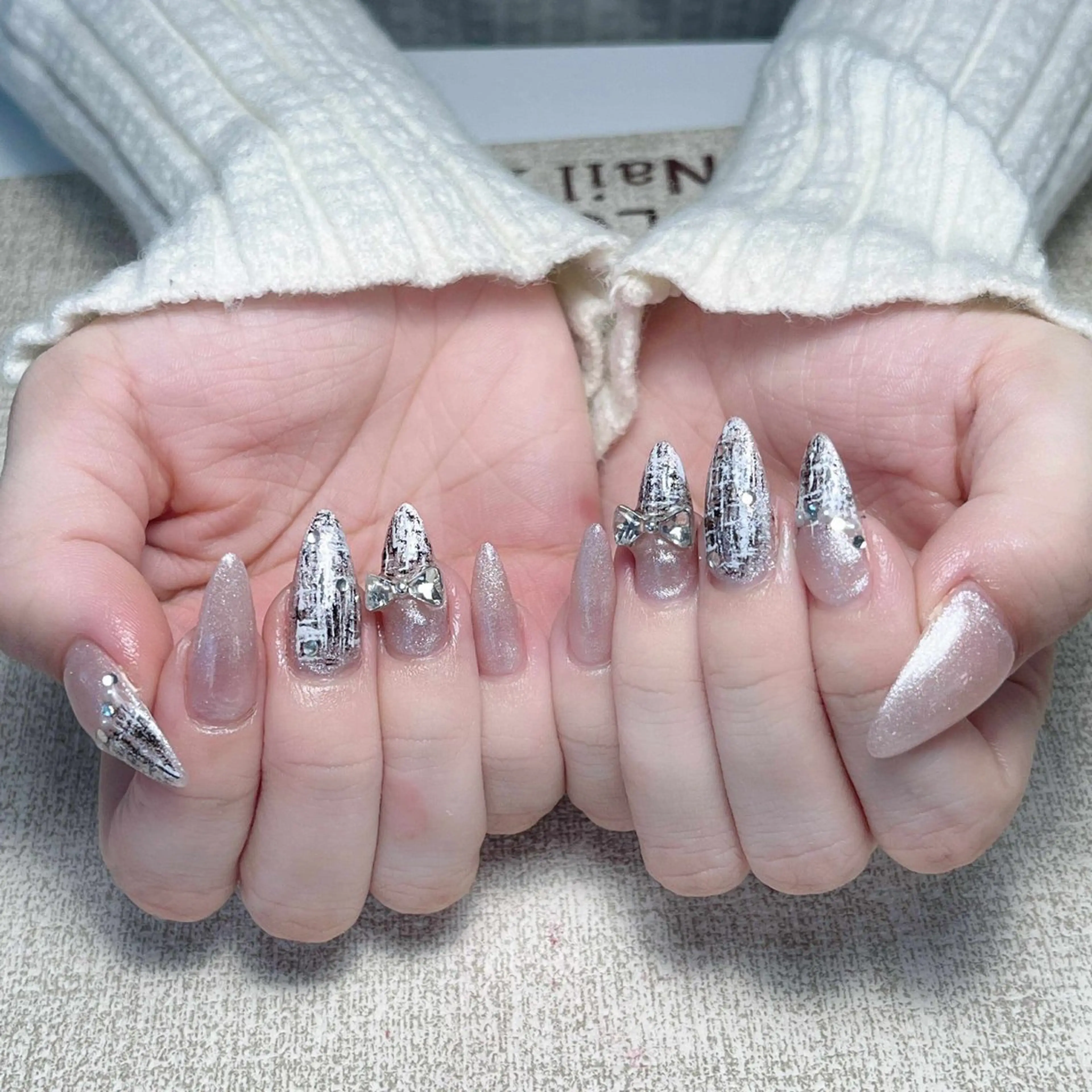 ネイル アートネイル ジェルネイル キラキラネイル ミラーネイル ニュアンスネイル ハンドネイル ハンドケア Nova Nail Nambaのネイルデザイン