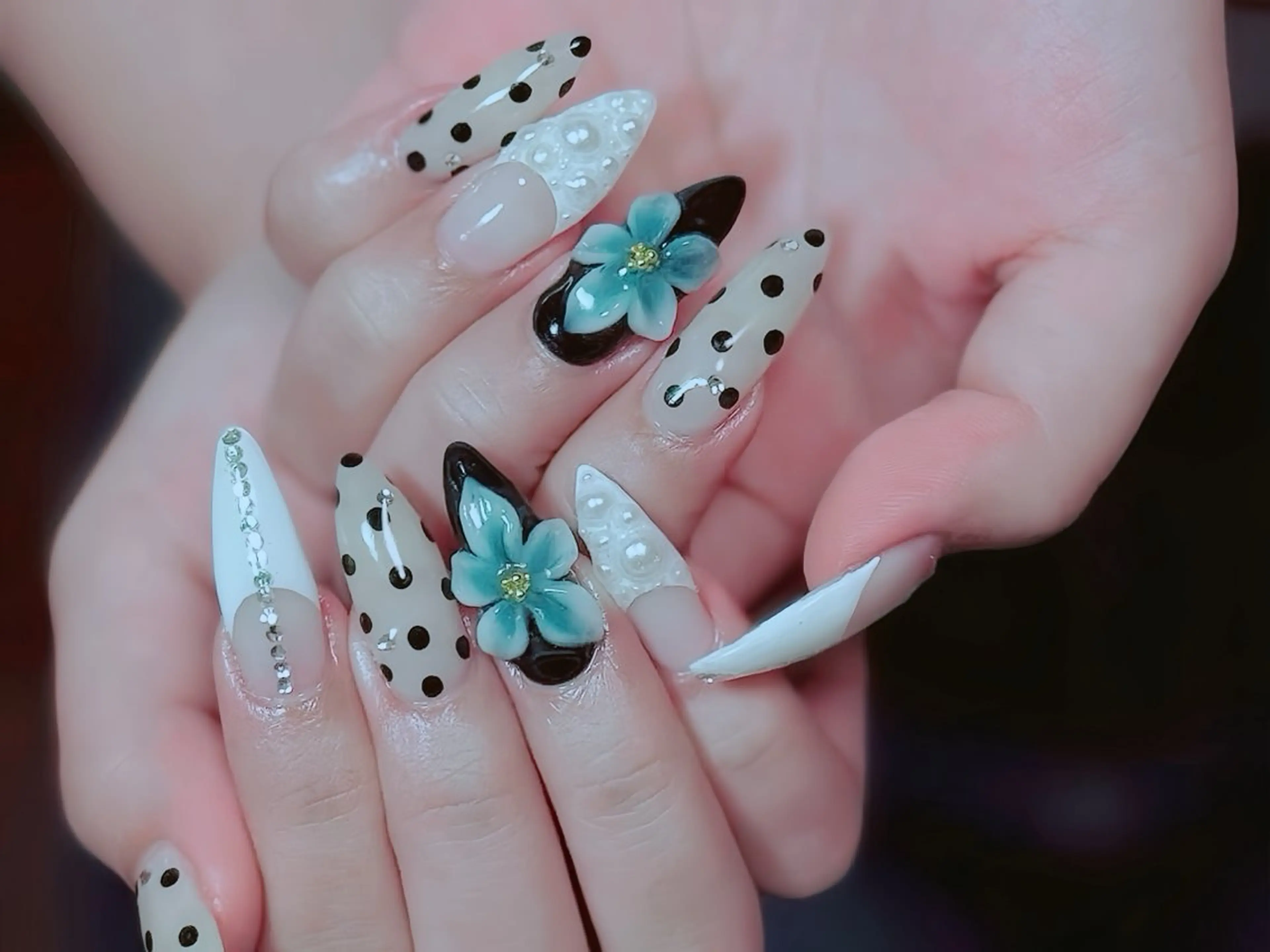 ネイル チークネイル フレンチネイル ガラスフレンチ グラデーション キラキラネイル ハンドネイル Rin Nail 新大久保店のネイルデザイン