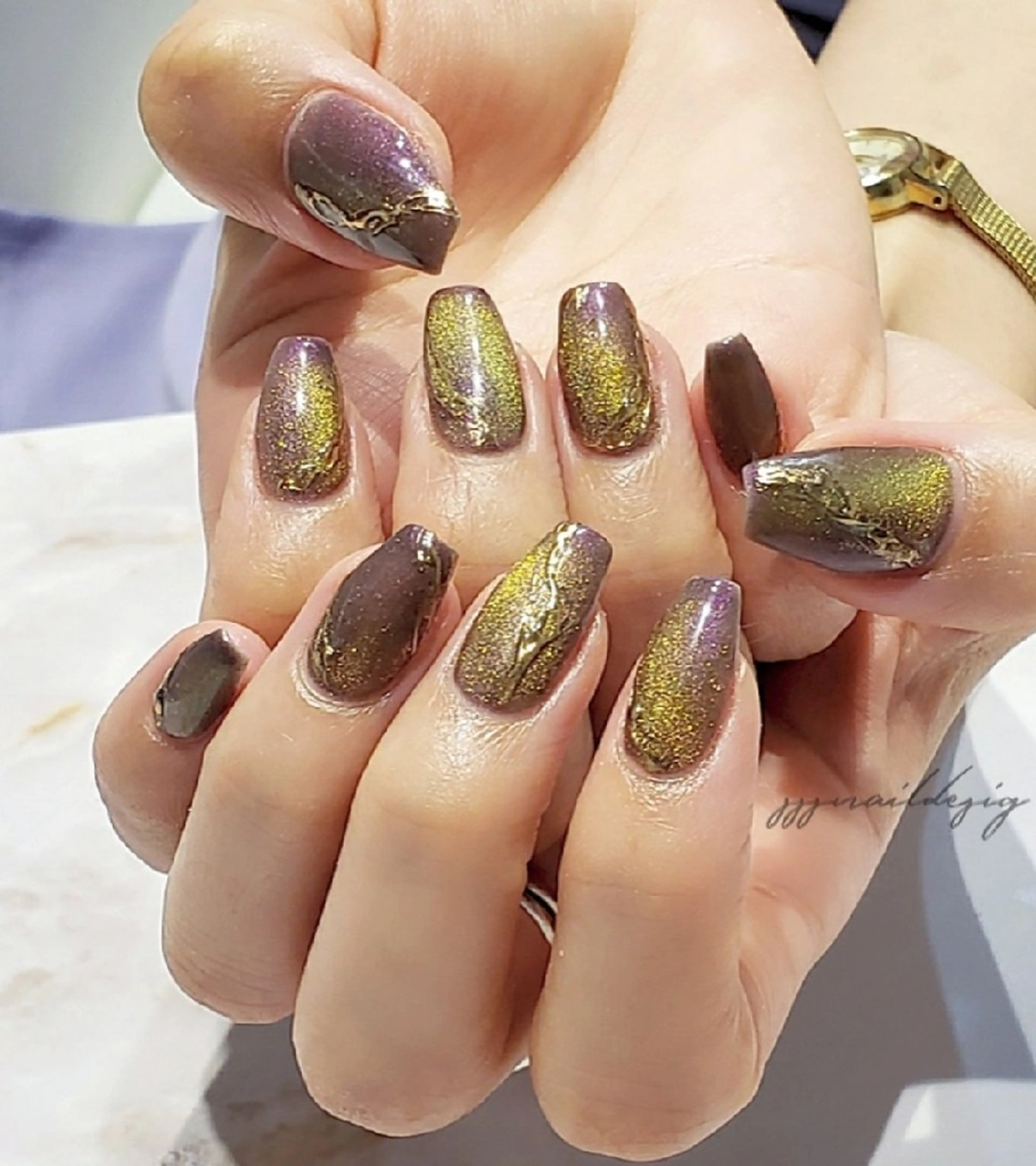 ネイル アートネイル マグネットネイル ミラーネイル パープル 黄色 塩見 聖子のネイルデザイン