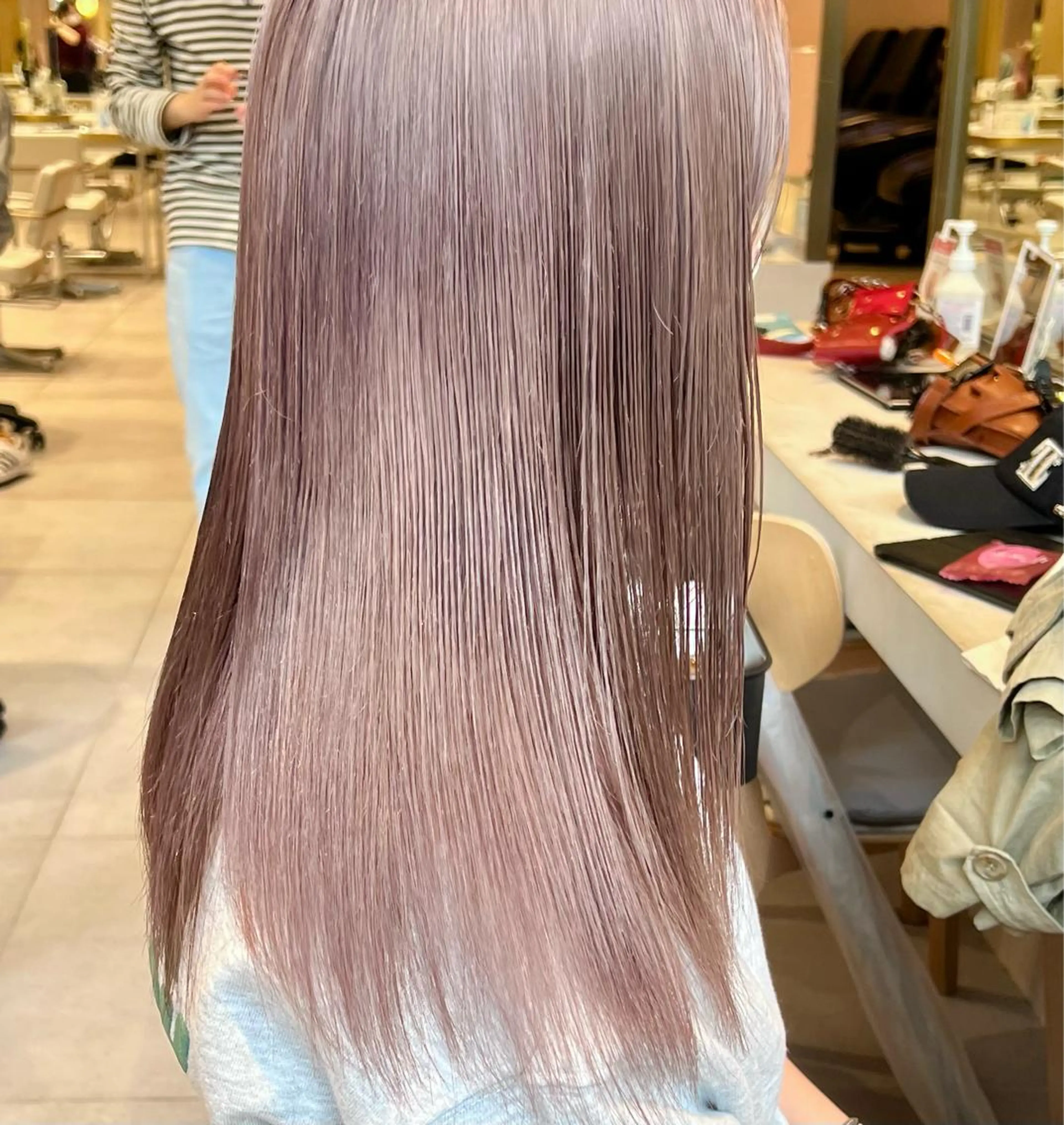 ミディアム カラー パーマ ヘアアレンジ ベージュカラー 透明感カラー グレージュ ボブ ヘアカラー トリートメント ヘアセット レイヤー専門家 ダブルカラー修のヘアスタイル