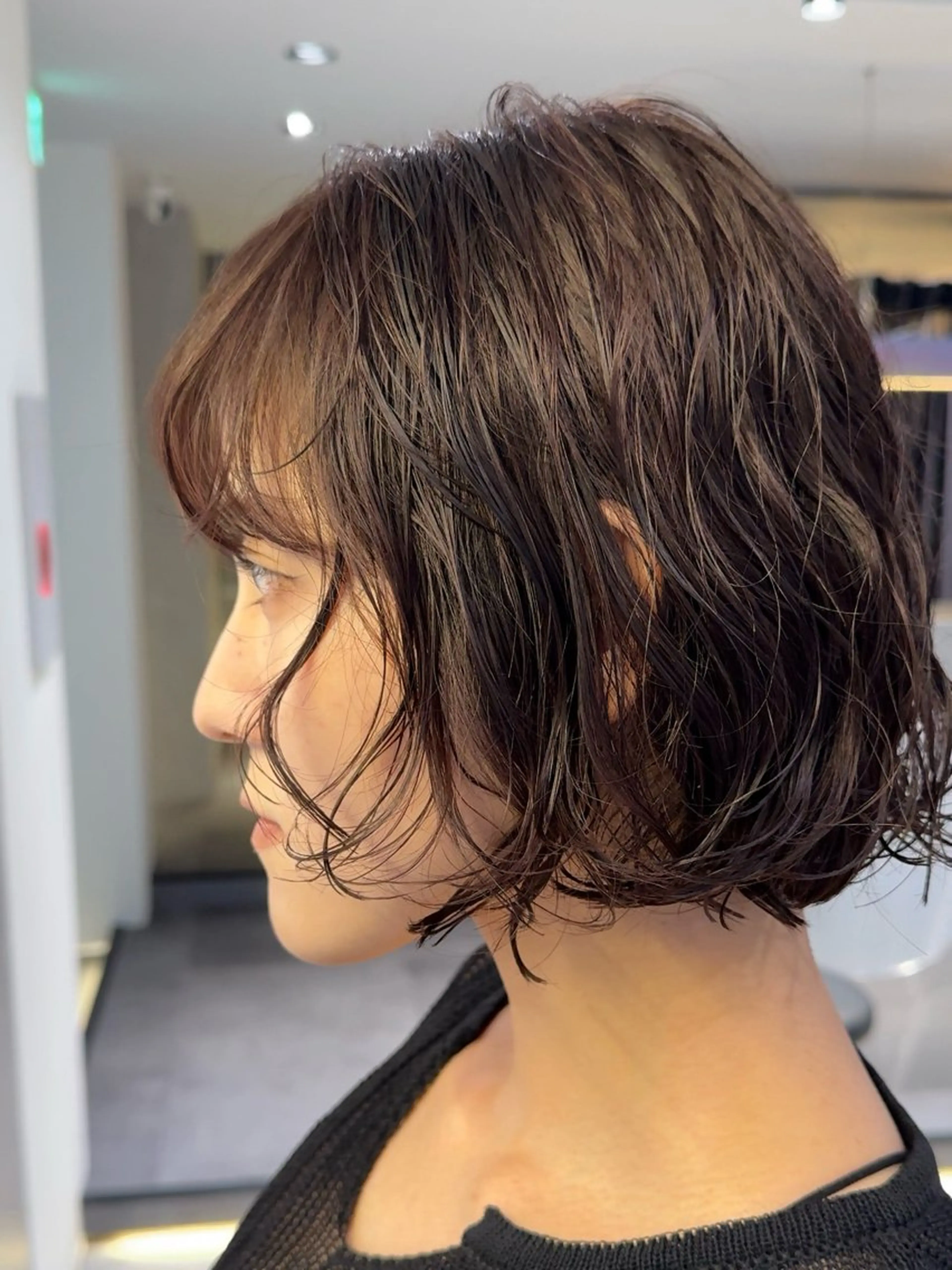 ショート カラー パーマ レイヤーカット カット ヘアカラー パーマ Qin shaire salon 原宿所属・🌿パーマ/ボブ/ レイヤー/Mikiのヘアスタイル
