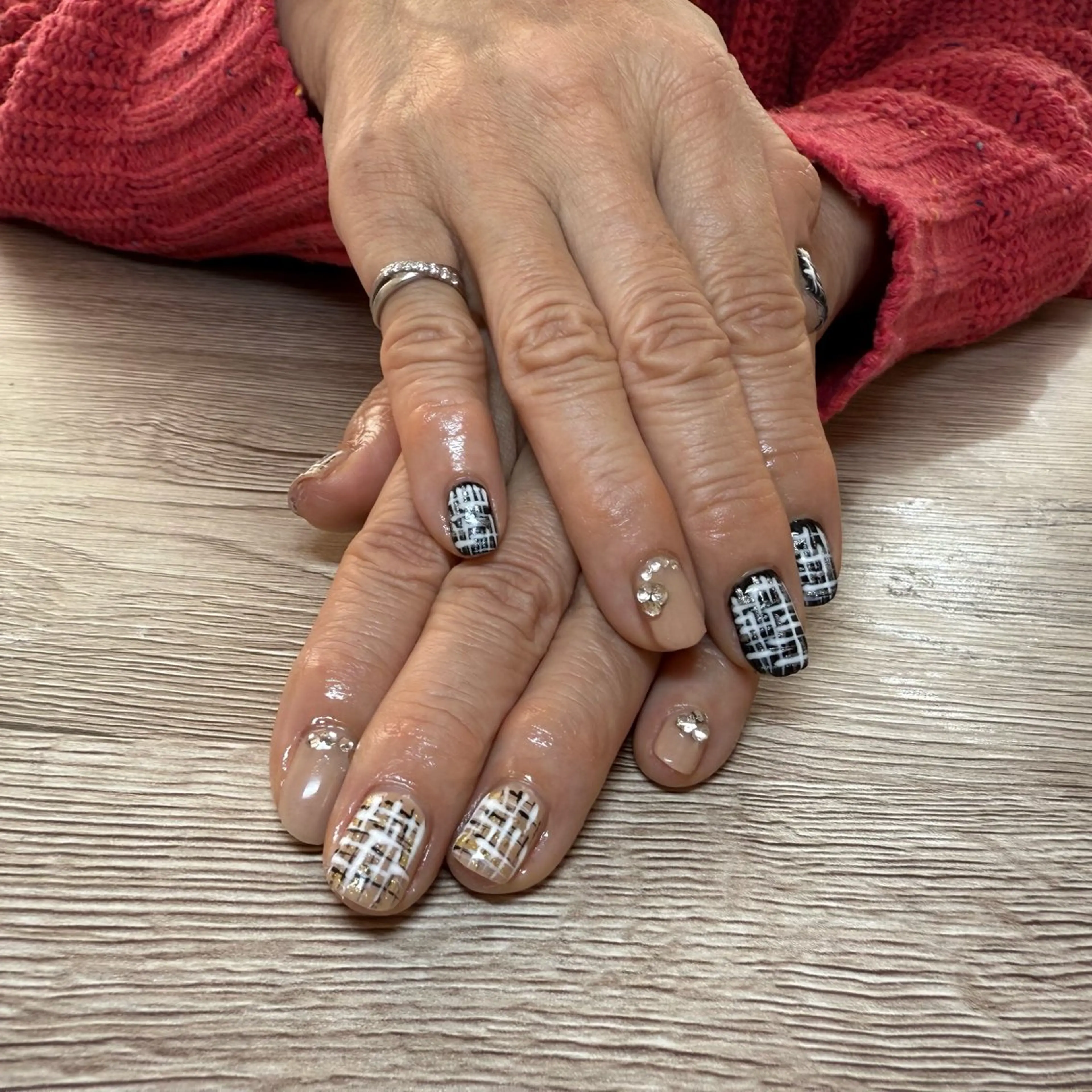 ネイル ツイードネイル ハンドネイル 松山 碧のエステ・リラクイメージ