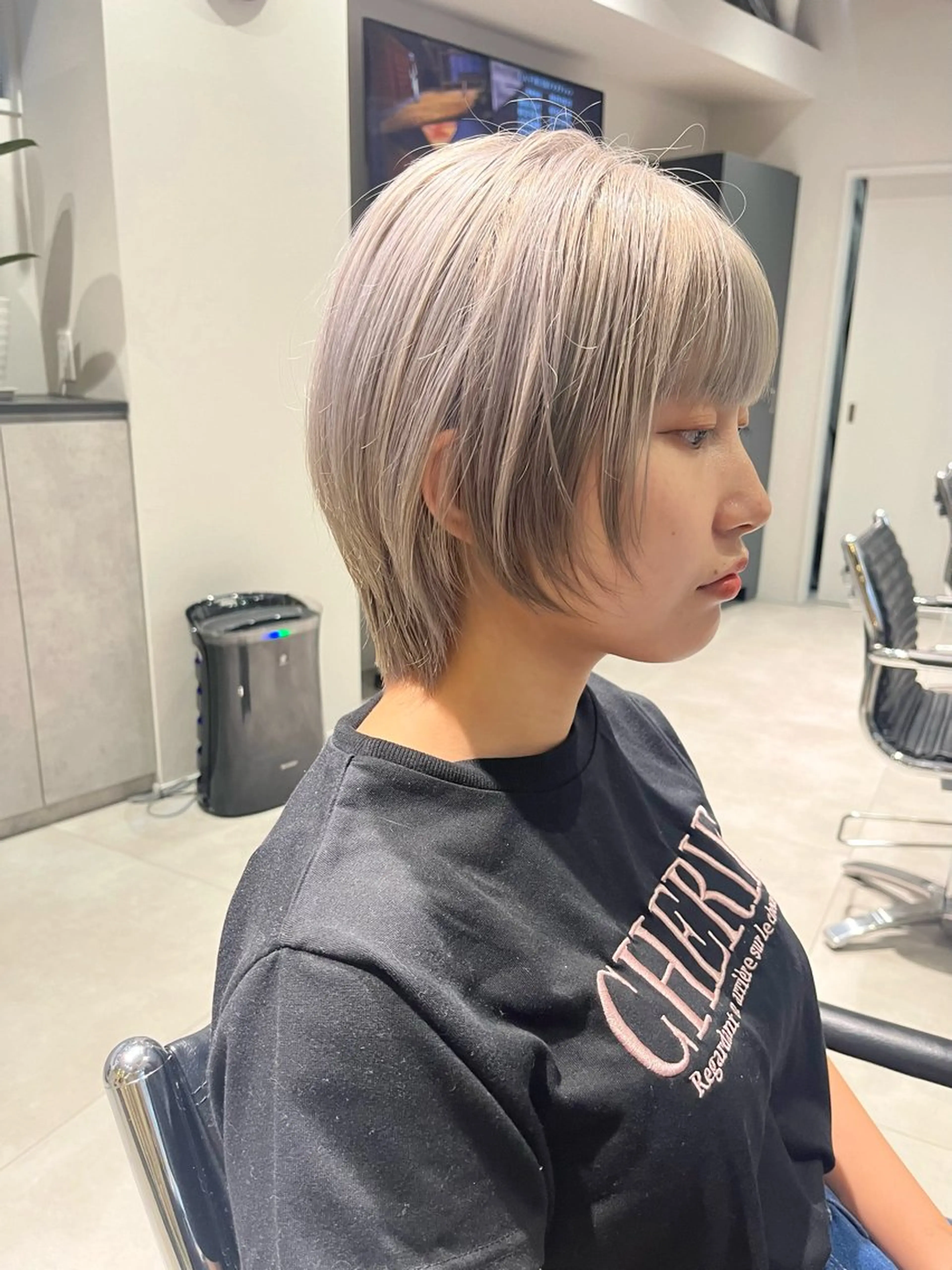 ミディアム カラー ヘアカラー トリートメント ウルフ/レイヤー/ ブリーチ/牧原歩夢のヘアスタイル