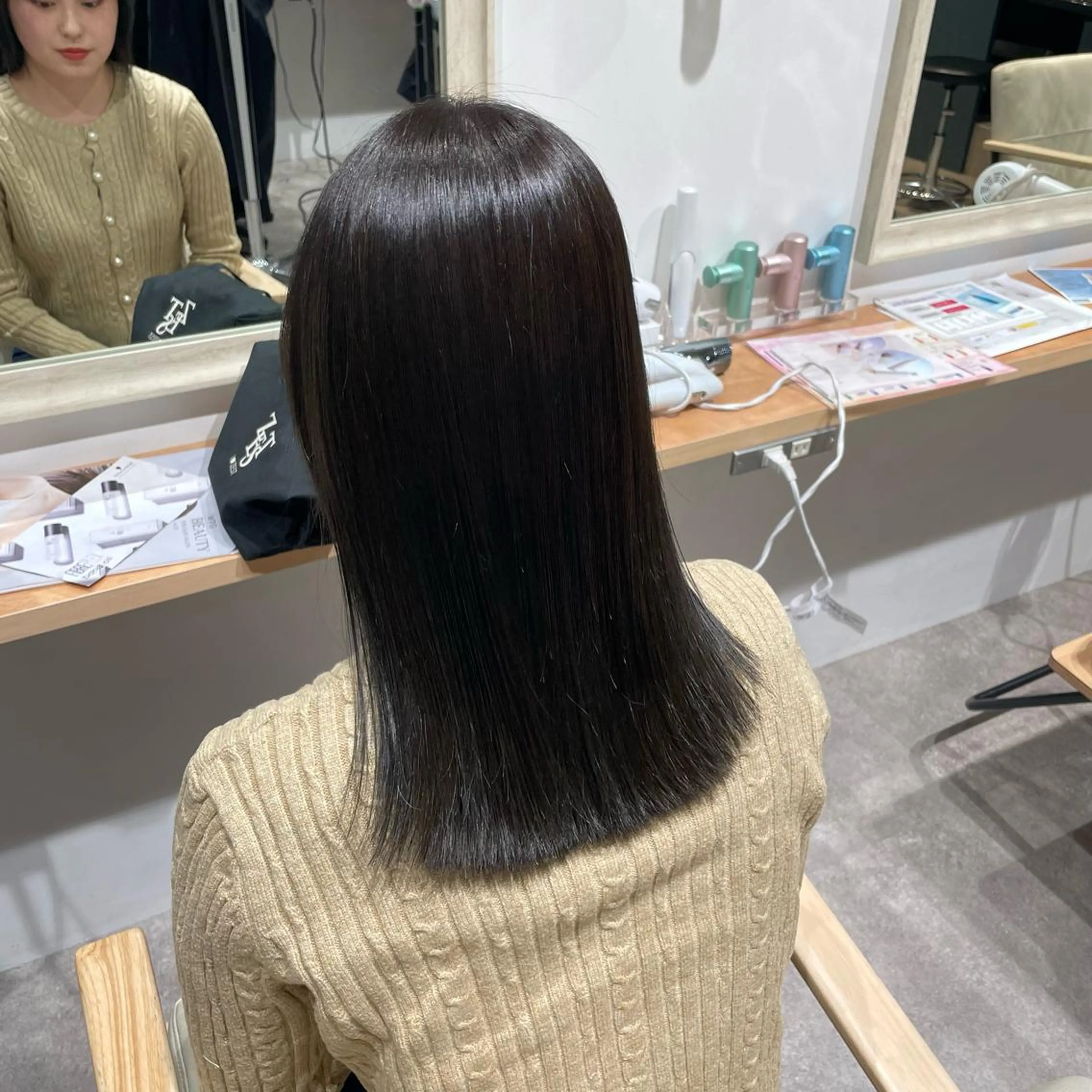 セミロング ヘアカラー ハイトーン🦄ネイル 💞のぶちのネイルデザイン