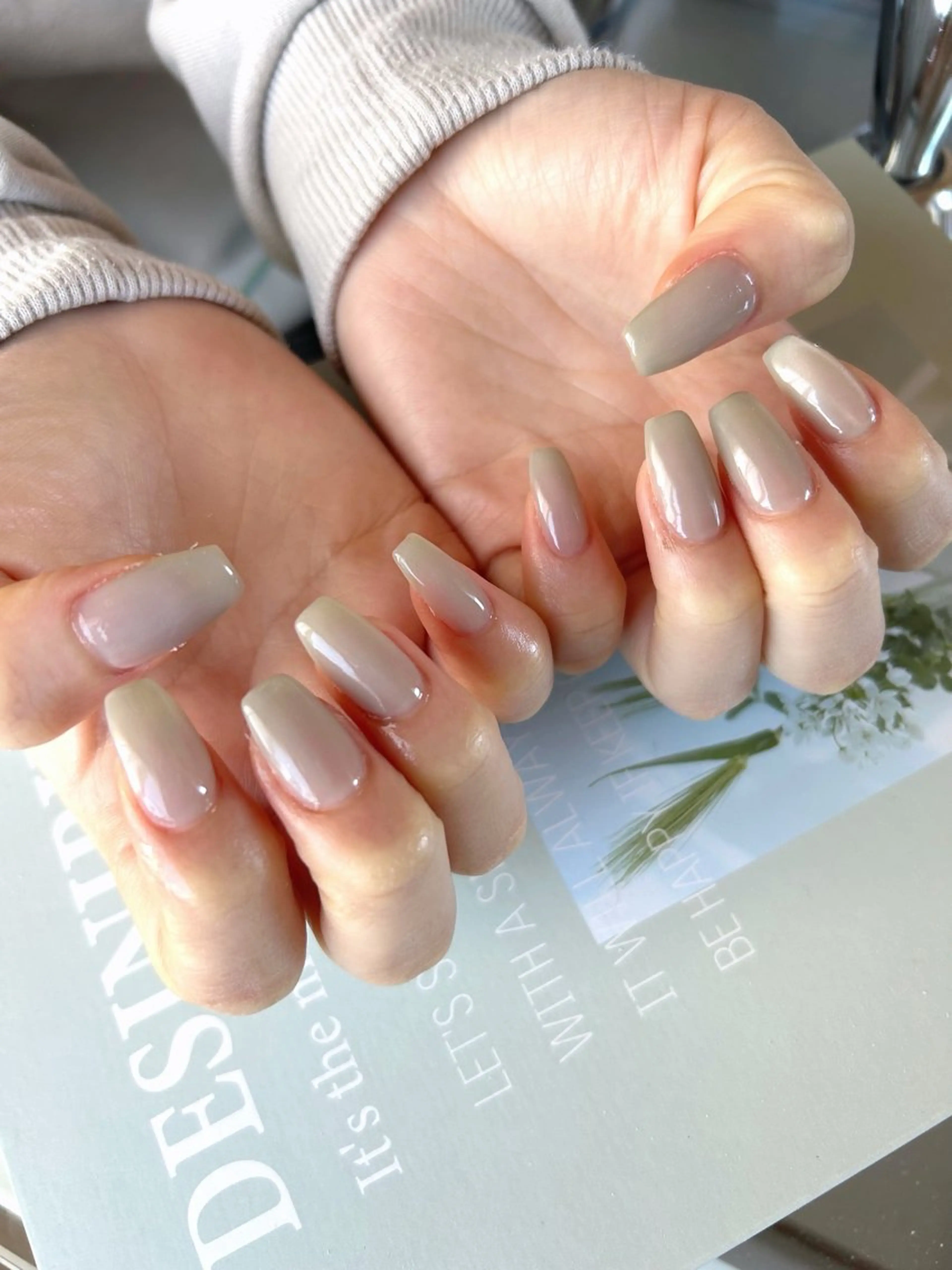 セミロング pllia beautyのネイルデザイン