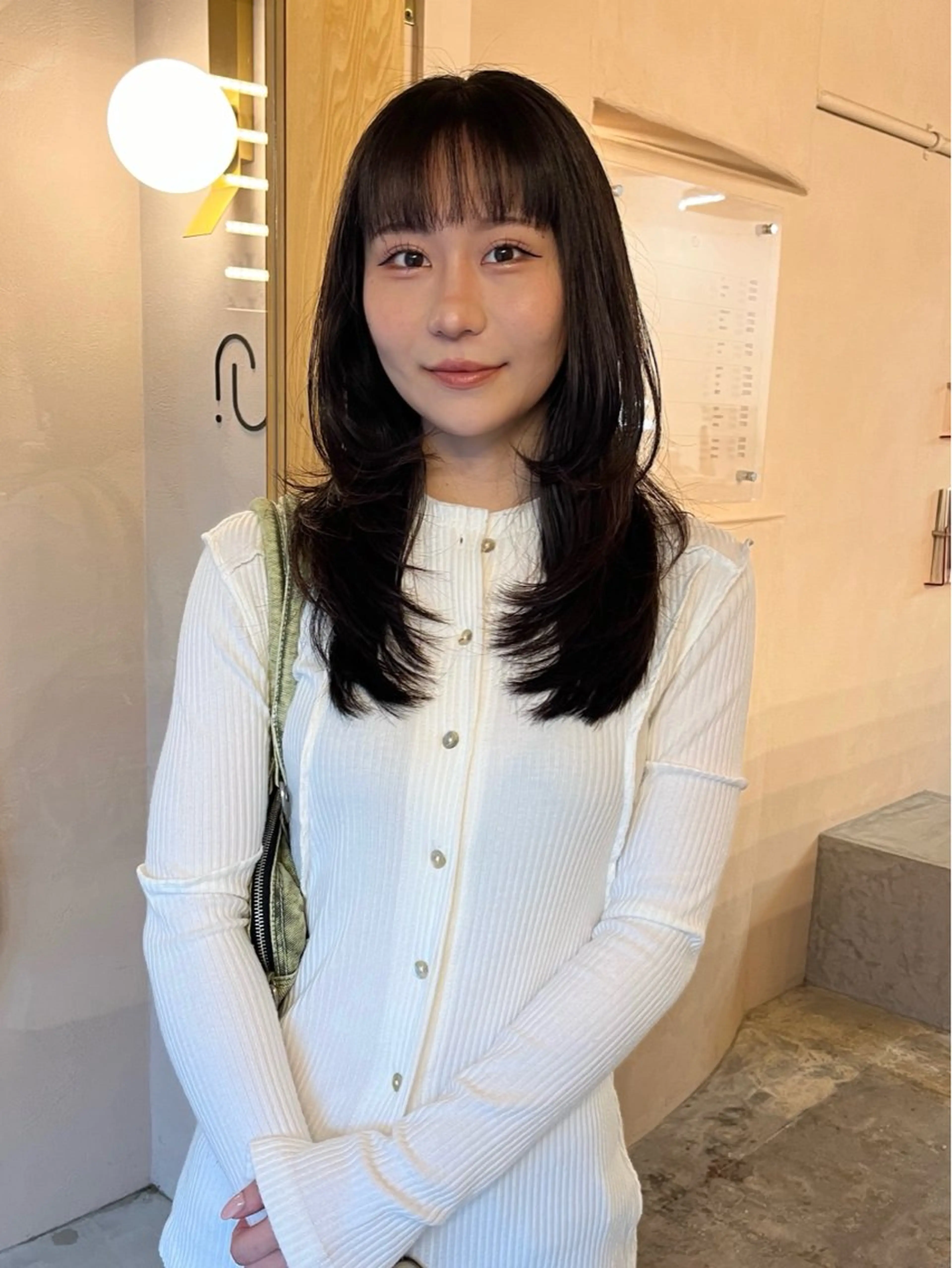 セミロング 韓国風ヘア レイヤーカット カット ヘアカラー トリートメント iru所属・レイヤーカット/ ハイトーン/mikiのヘアスタイル