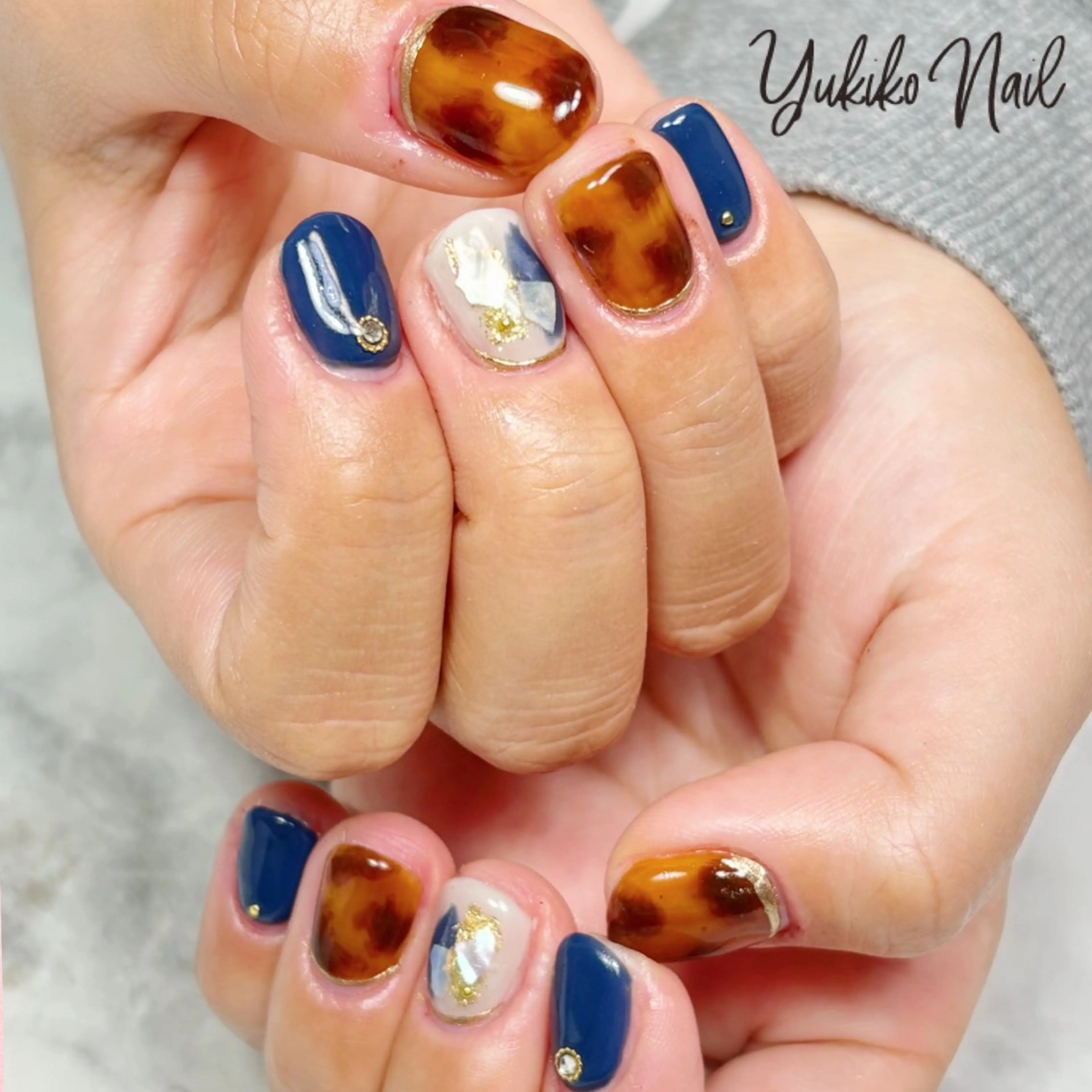 ネイル べっ甲ネイル ネイビー ハンドネイル ユキコ ネイルのネイルデザイン