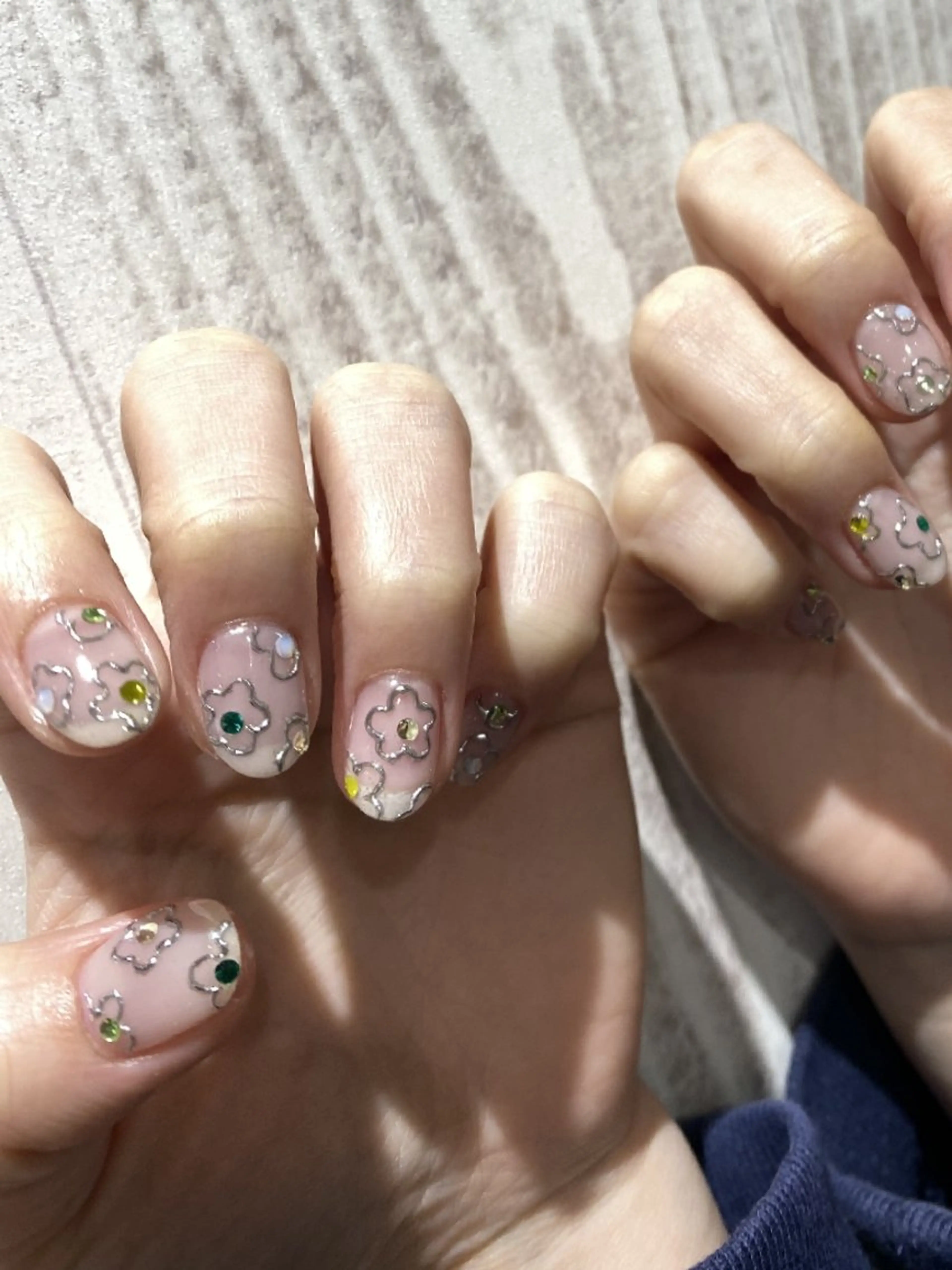 ネイル 韓国ネイル 春ネイル ストーンネイル 夏ネイル ハンドネイル 13日3980円‼️ マグもデザインも◎のネイルデザイン