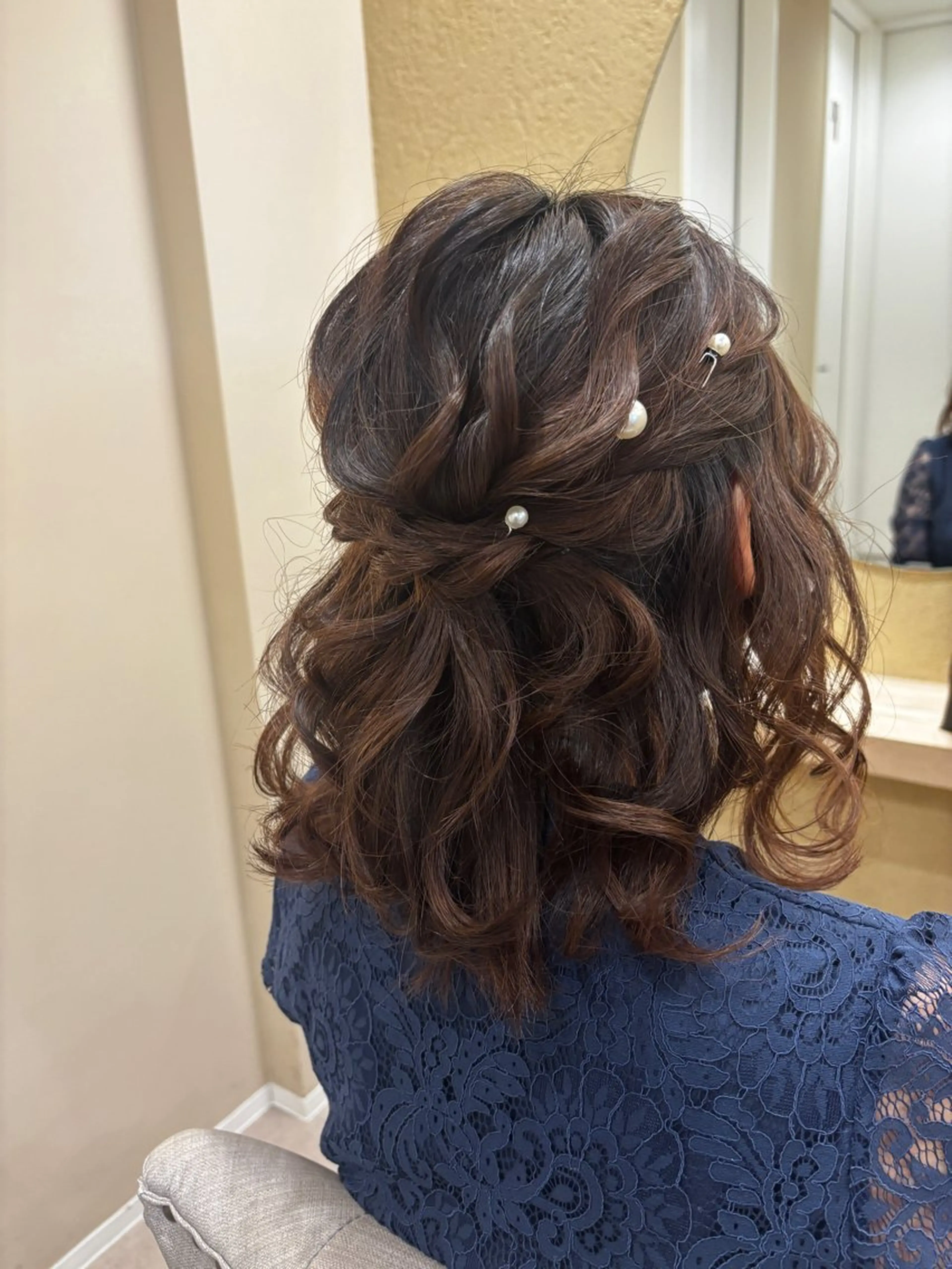 ミディアム ヘアアレンジ ハーフアップ え りのヘアスタイル