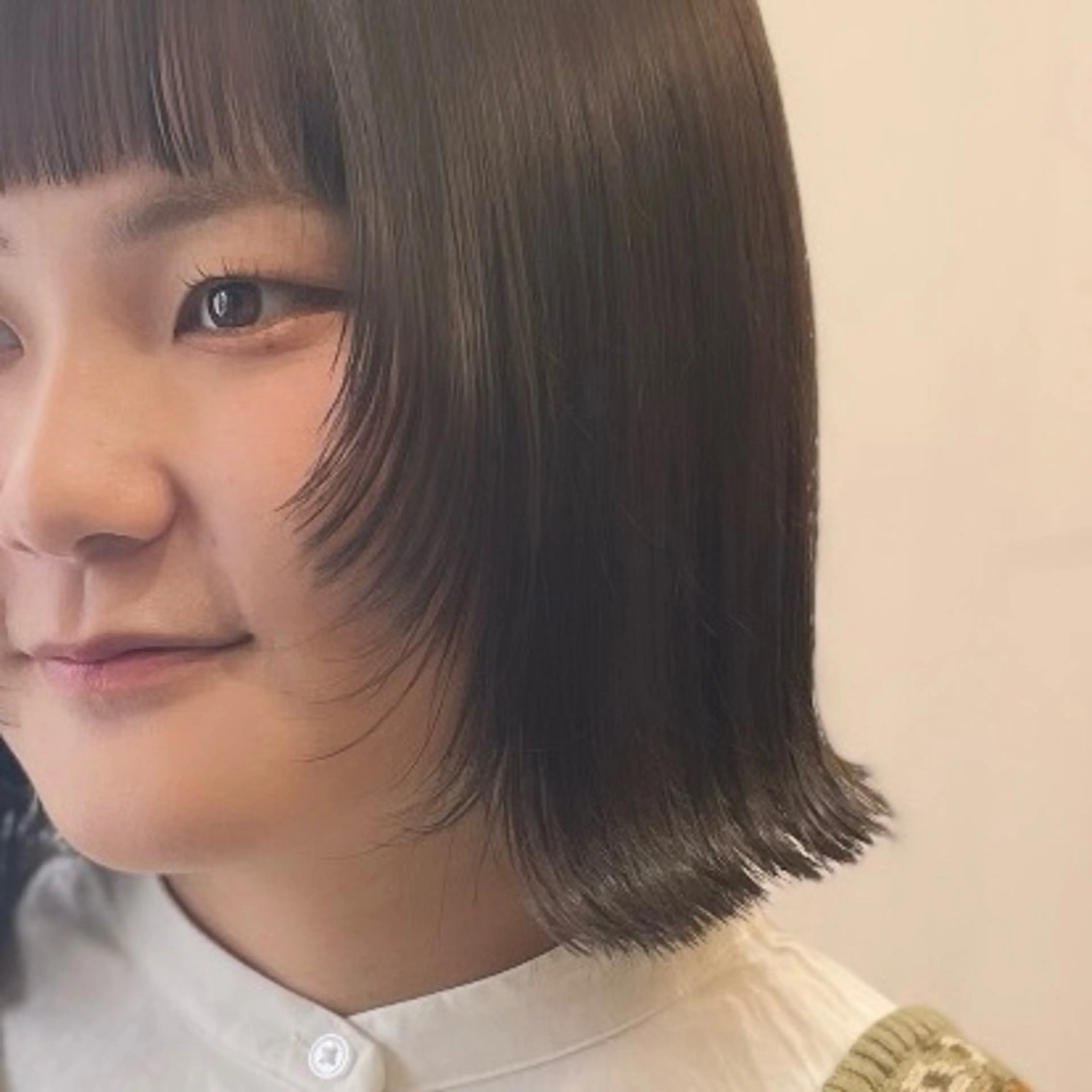 ミディアム カラー ブリーチ ショコラグレージュ グレージュ ブリーチなしカラー ボブ カット ヘアカラー Rui/透明感カラー 暖色/レイヤーカットのヘアスタイル