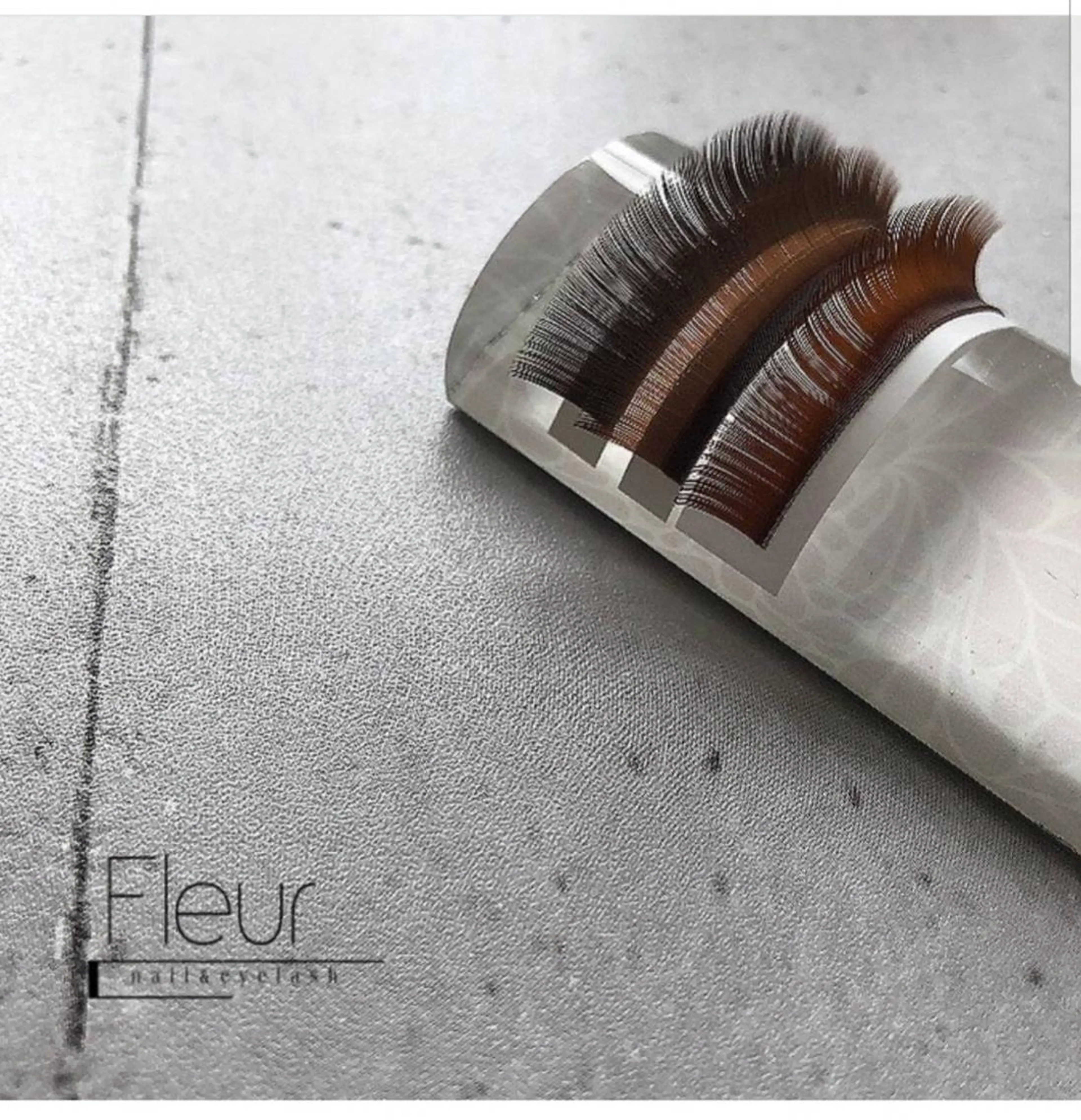 マツエク・マツパ カラーマツエク フルール 池袋のマツエク・マツパデザイン