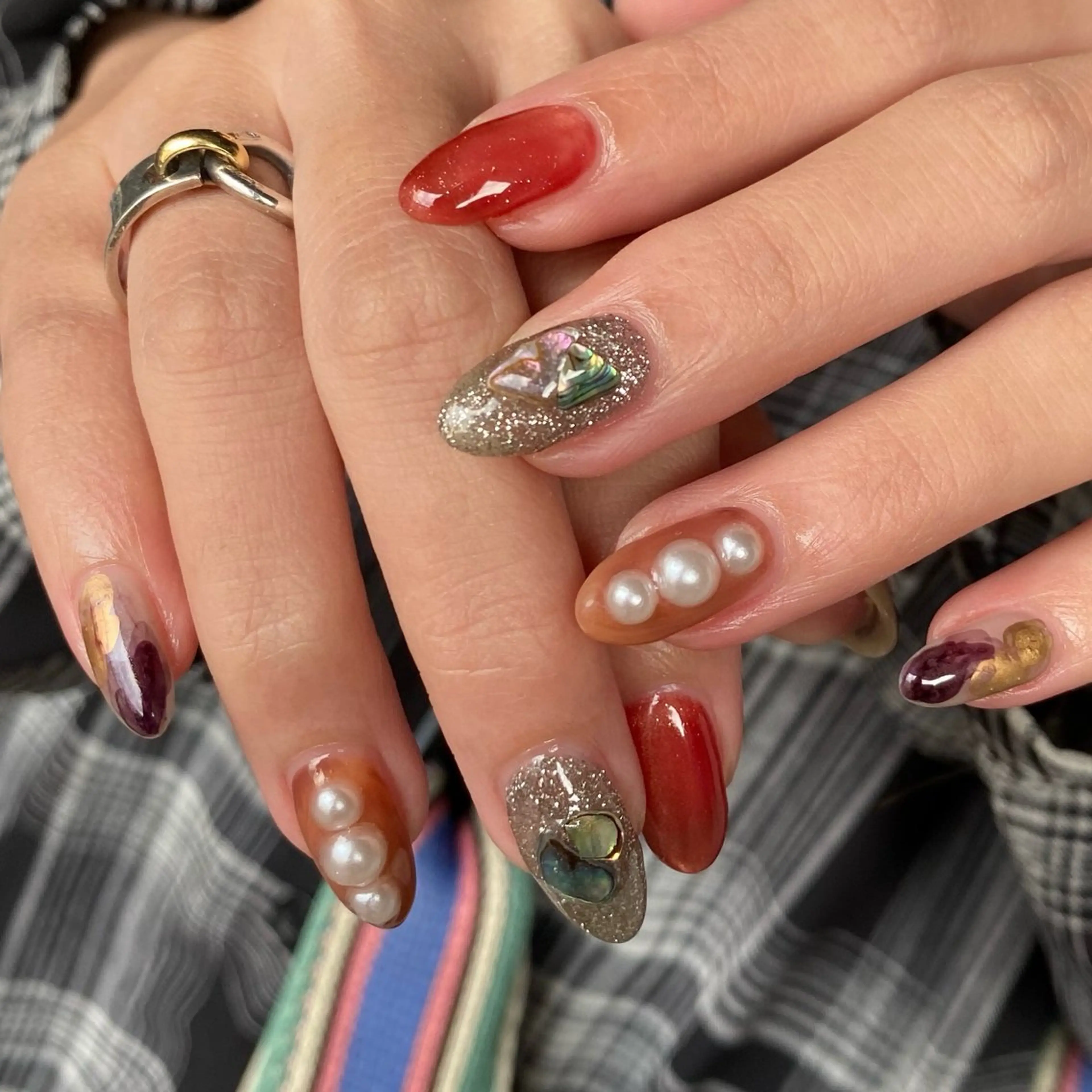 ネイル マグネットネイル ニュアンスネイル ハンドネイル amuse 手書きニュアンスのネイルデザイン