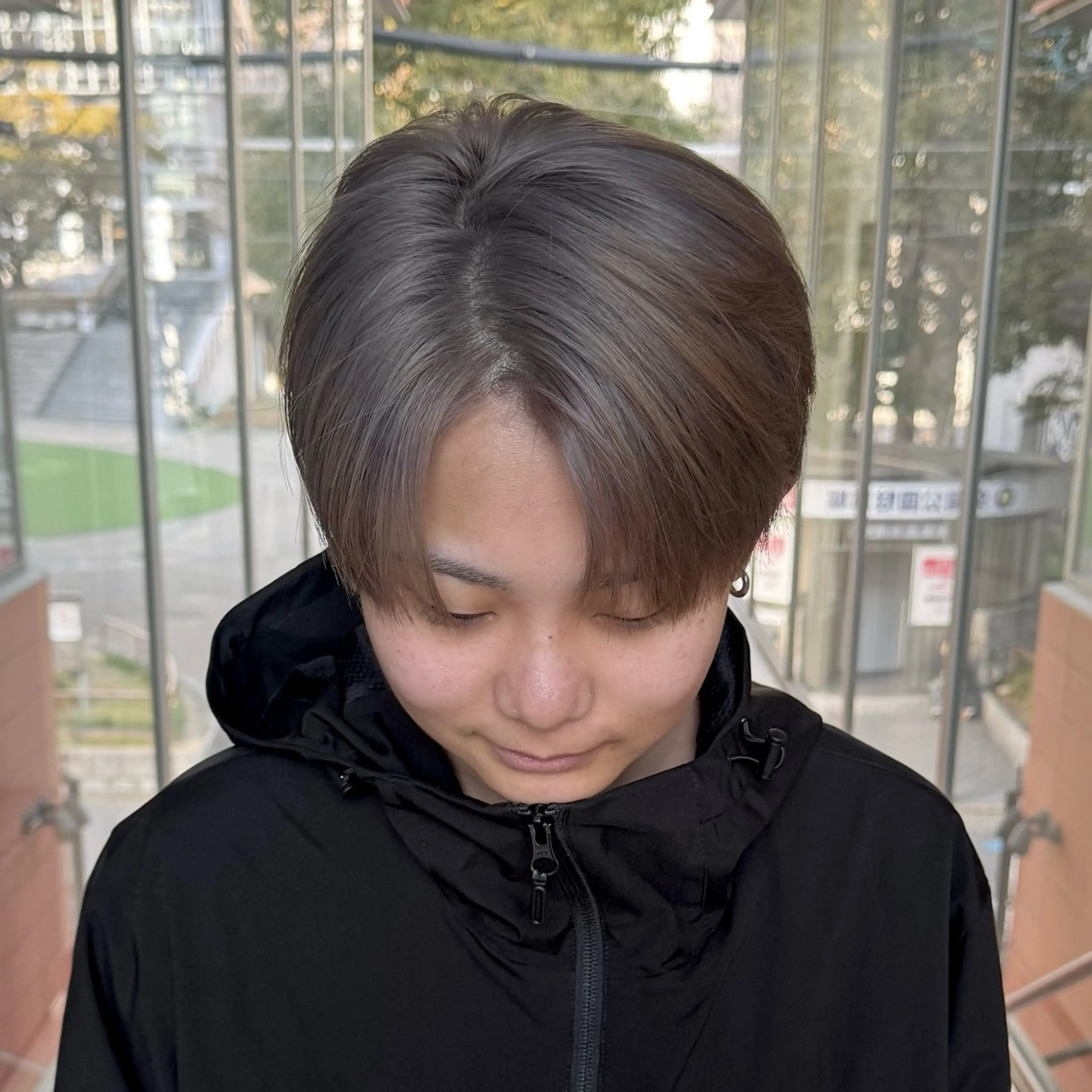 🏁ケアブリーチ2回デザインカラー+🌟ケラスターゼトリートメント🌟の写真