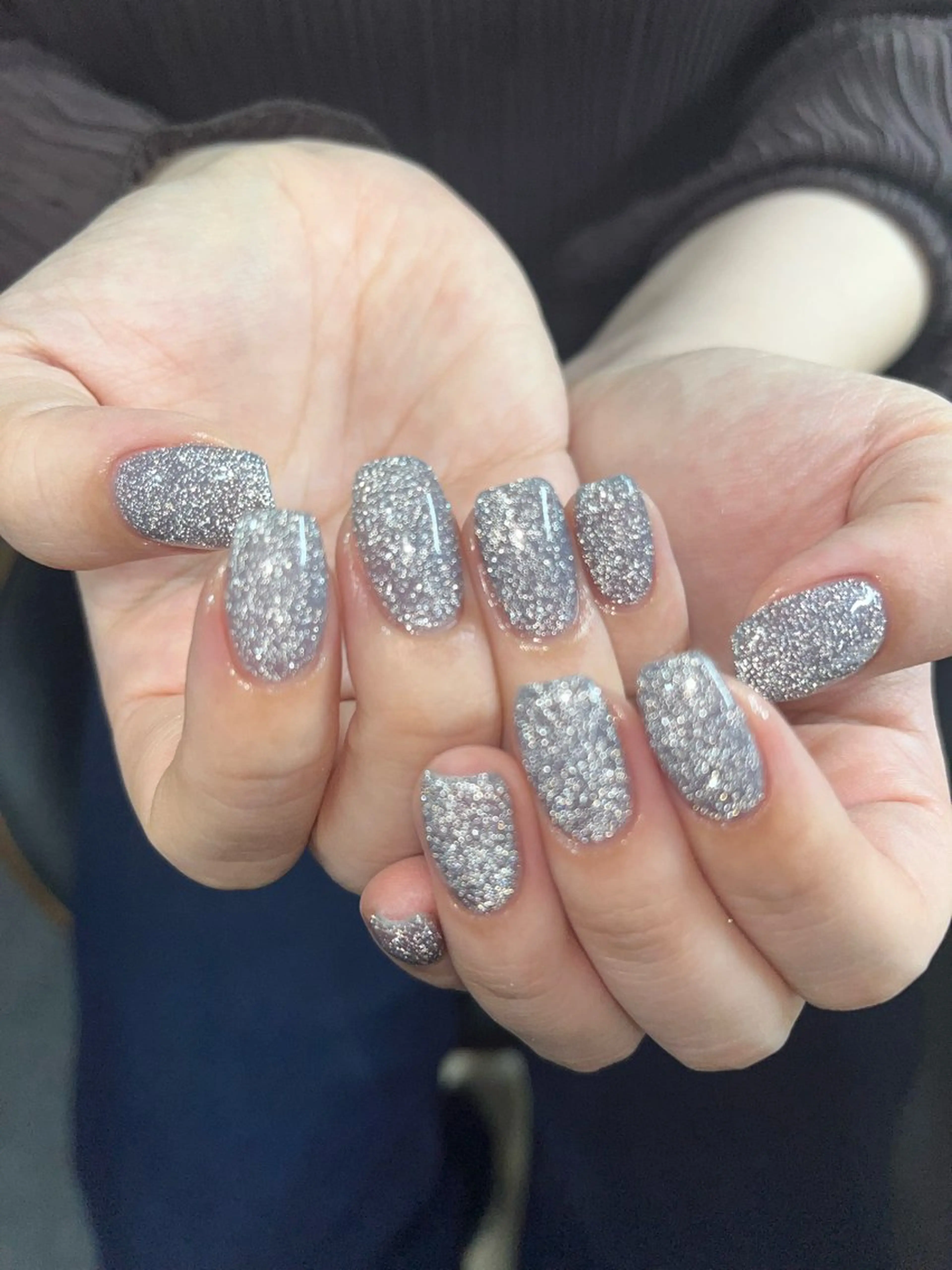 ネイル フラッシュネイル キラキラネイル ワンカラーネイル シルバー スクエアネイル ハンドネイル ハンドケア 🎀NAIL🎀 AI🪄︎︎◝✩のネイルデザイン