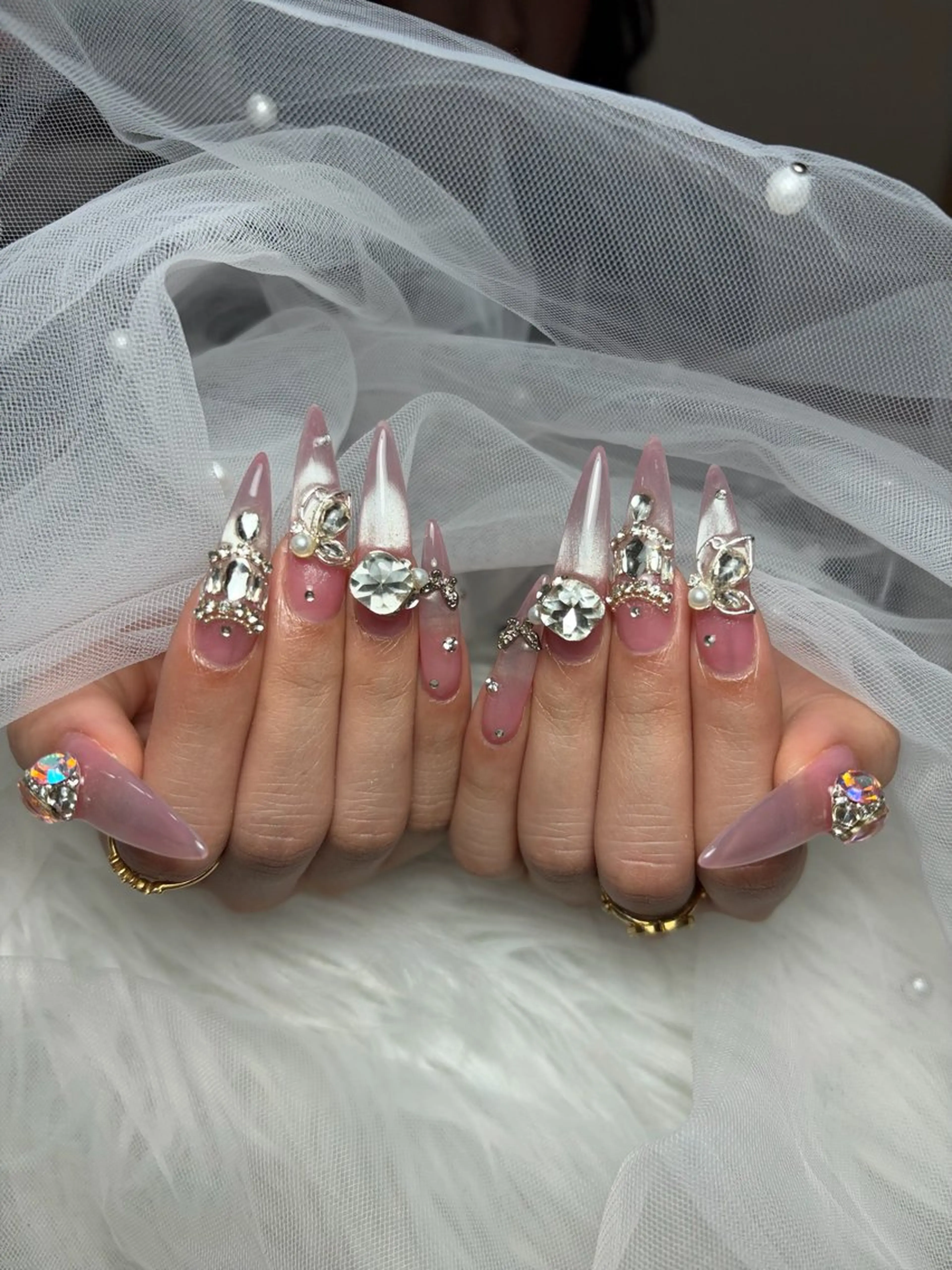 ネイル アートネイル 長さ出し ジェルネイル 韓国ネイル マグネットネイル ハンドネイル Cloudy Chan Nailのネイルデザイン