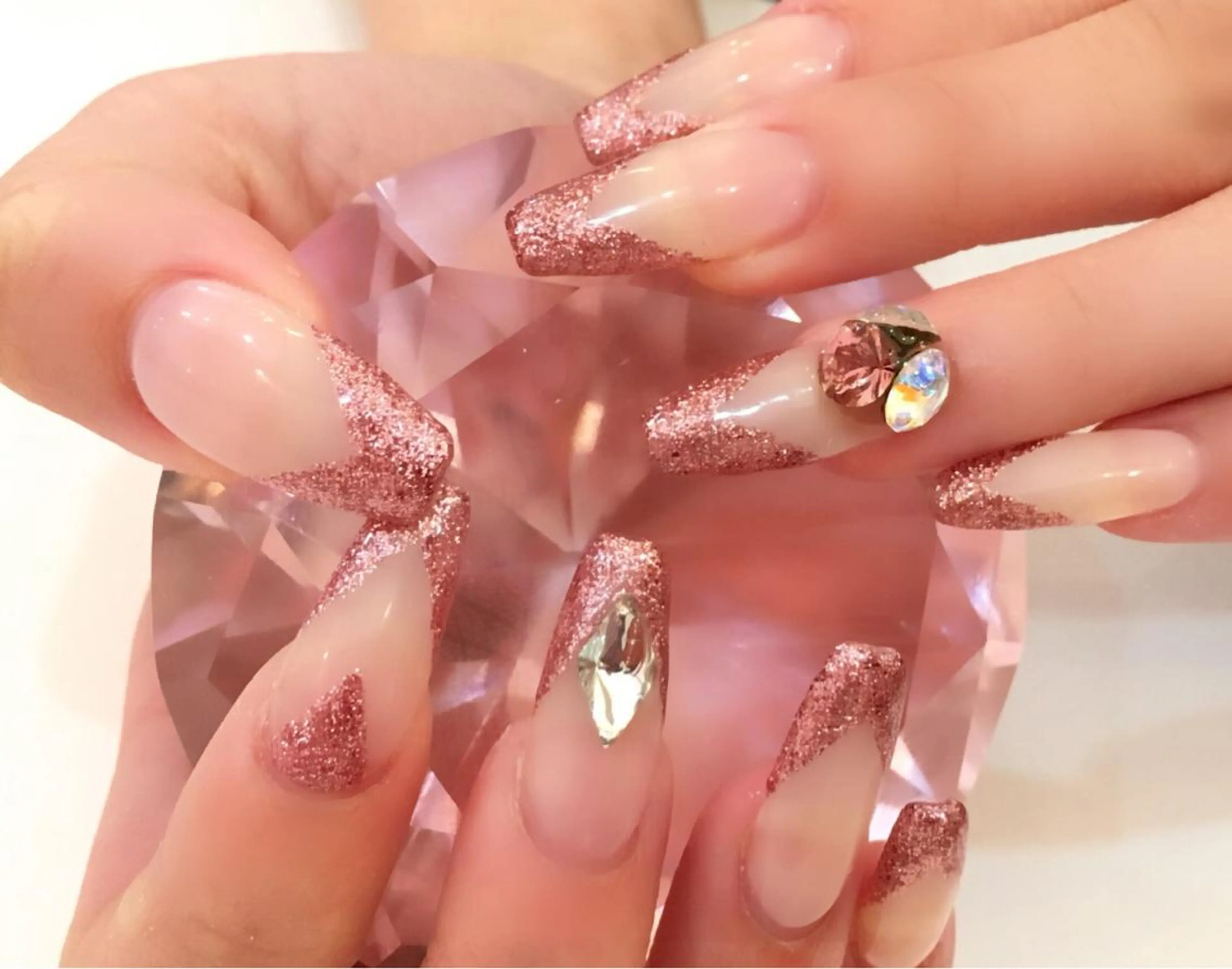 セミロング カラー メンズ キッズ ネイル ジェルネイル キラキラネイル ロングネイル スカルプネイル ストーンネイル NAILSGOGO shibuyaのネイルデザイン