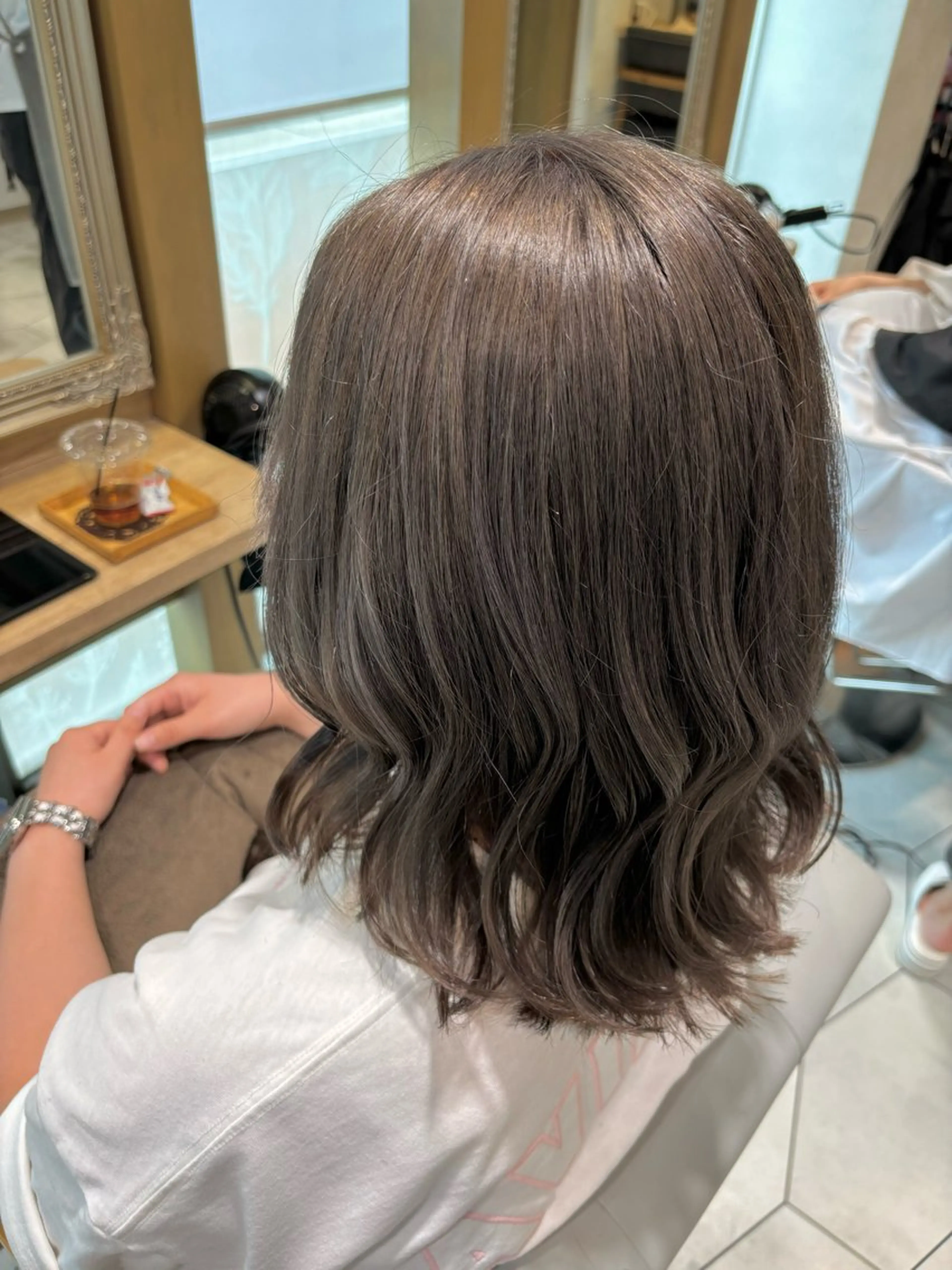 ミディアム カラー Quartett所属・伊藤 里緒のヘアスタイル