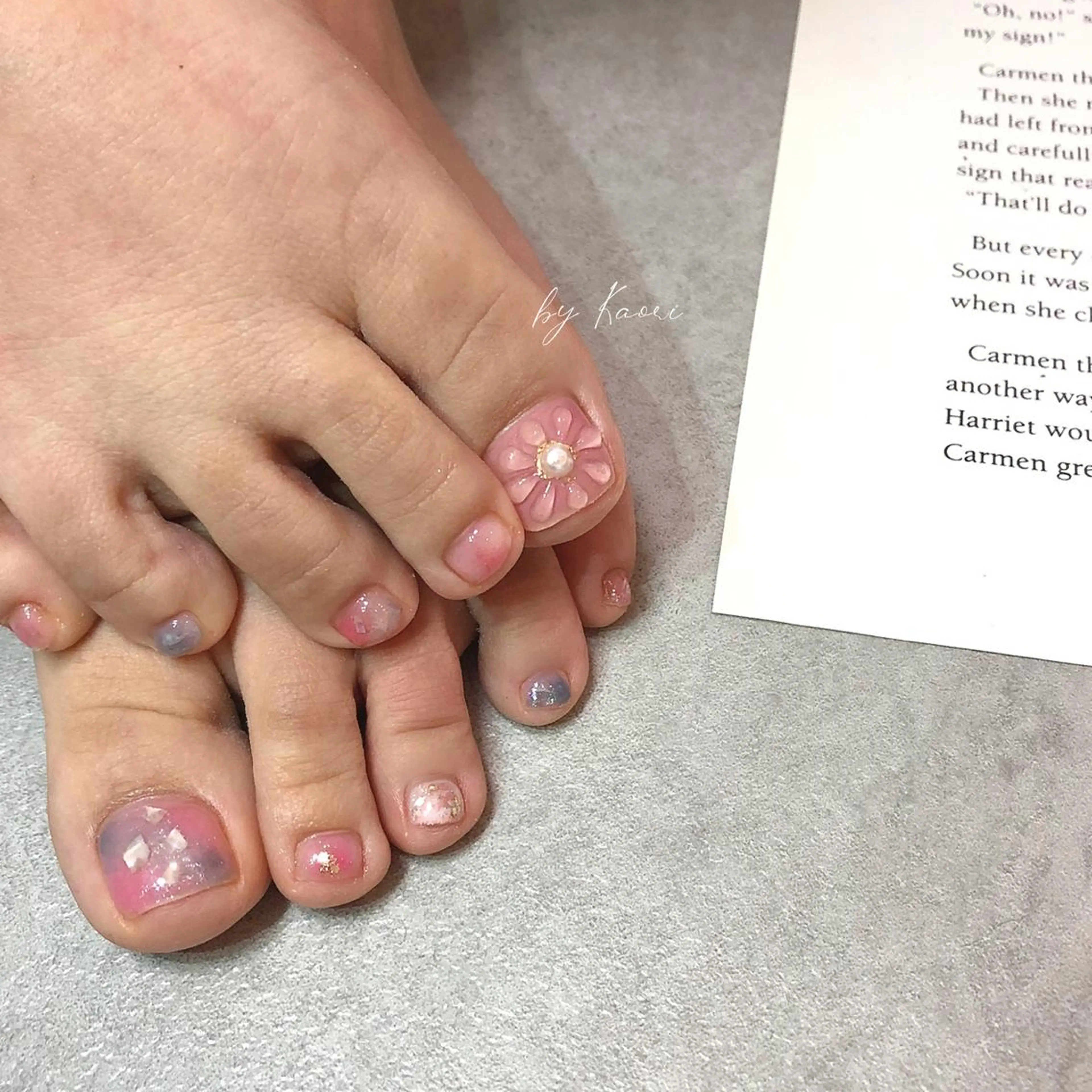 ネイル オーロラネイル ブラウン カジュアル フットネイル フレンチネイル _Defi_ by Kaoriのネイルデザイン