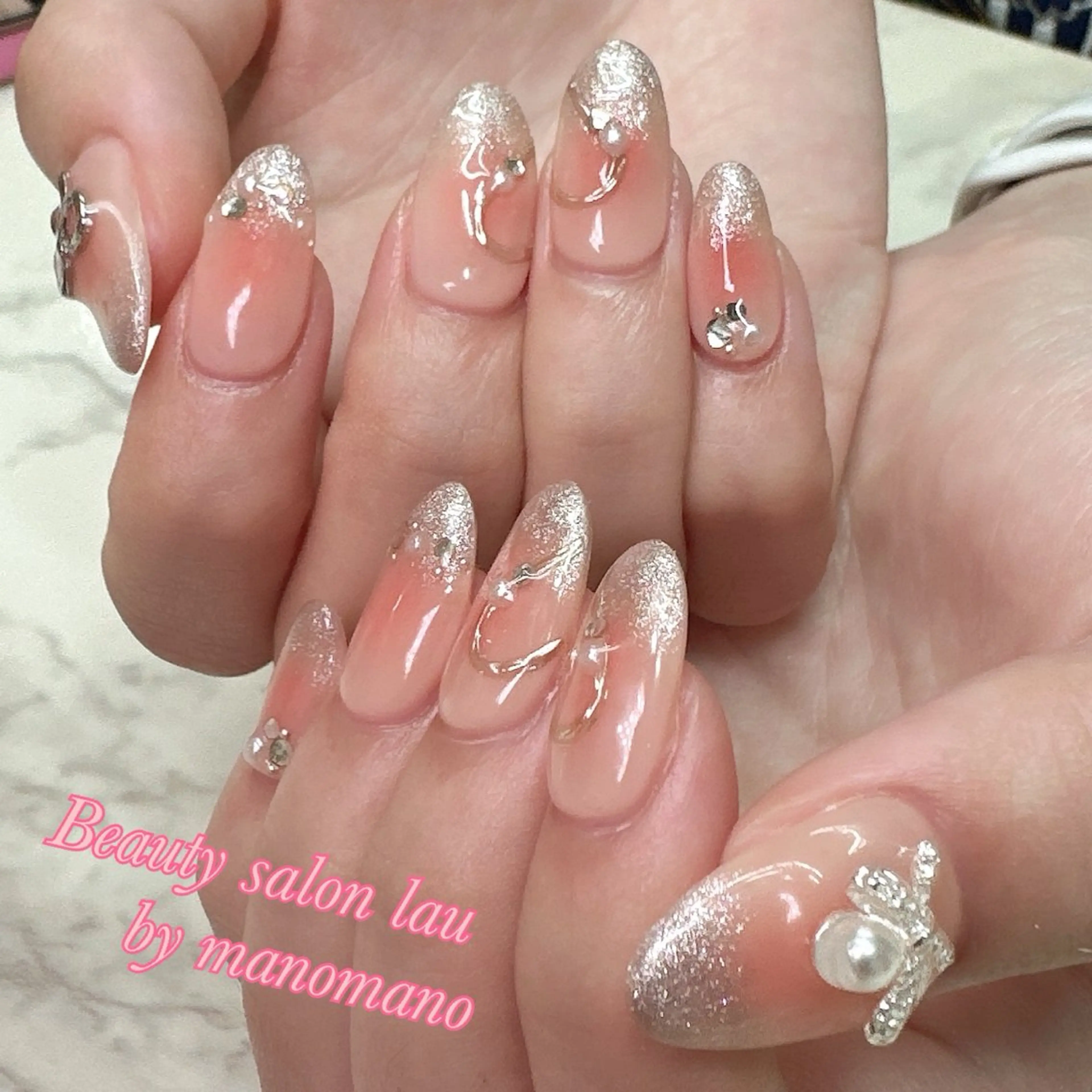 ネイル チークネイル グラデーション マグネットネイル ハンドネイル ラウバイマノマノ なかざとのネイルデザイン