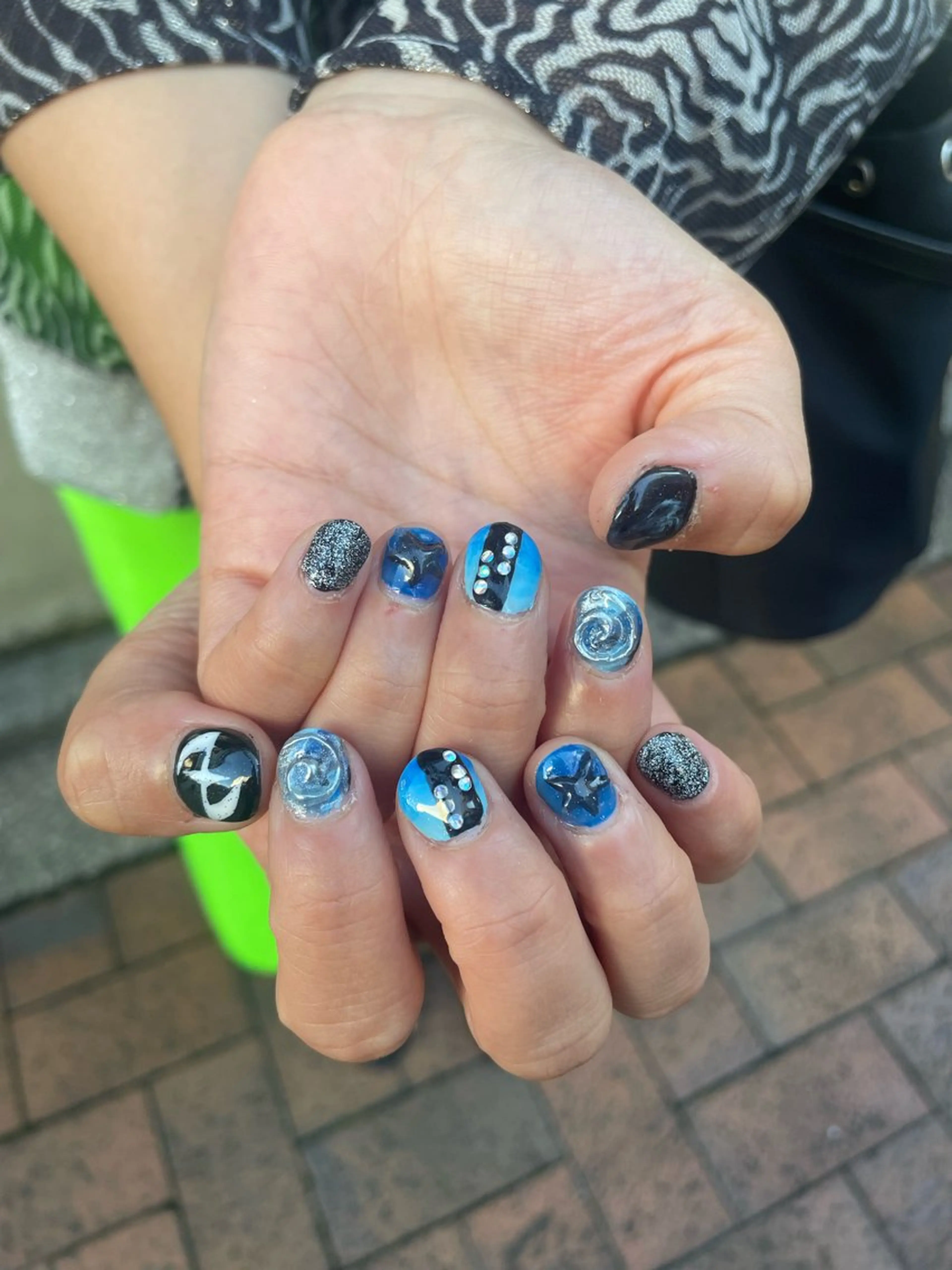 ネイル ハンドネイル 🌟暖色系ハイトーン 🌟AIのヘアスタイル