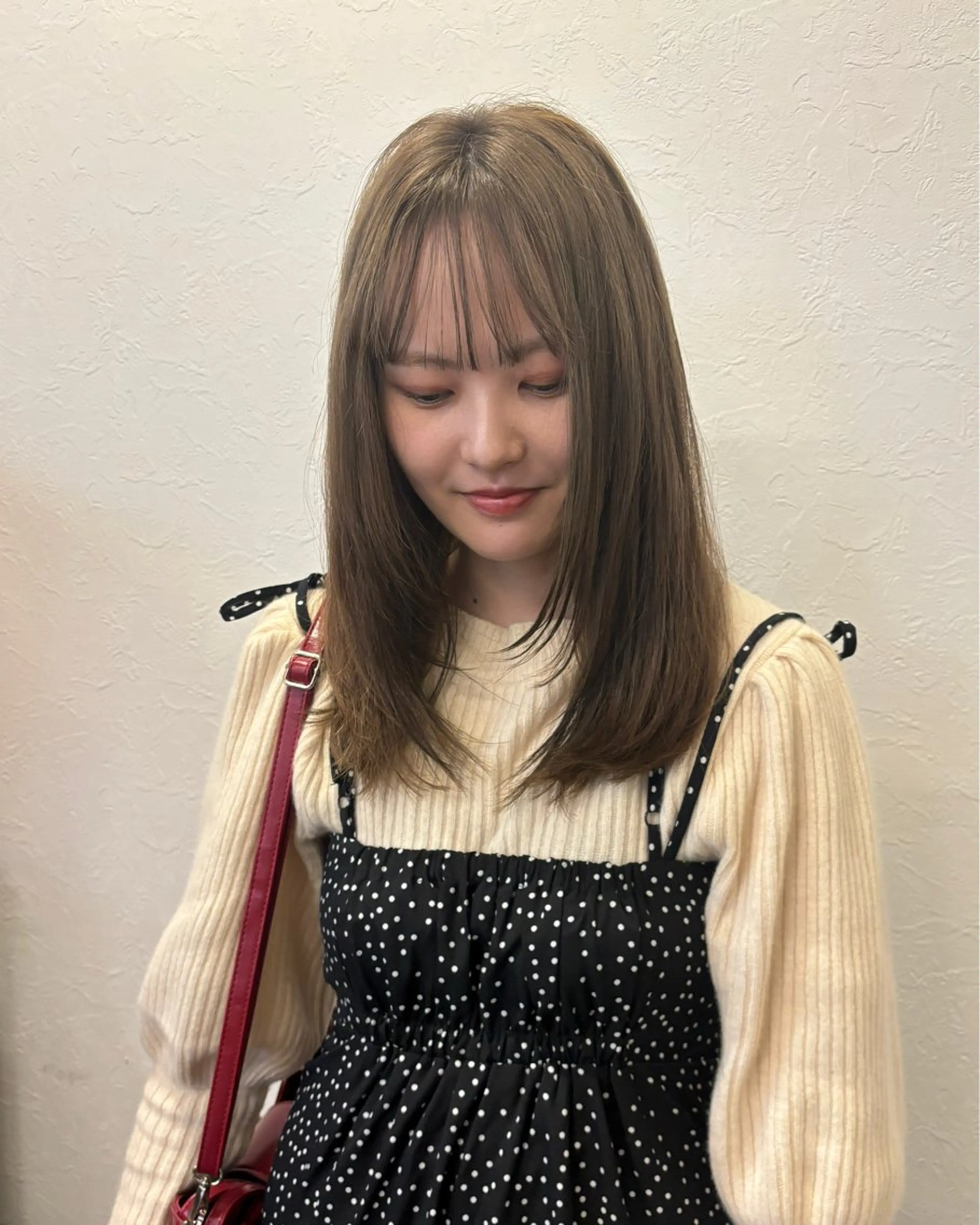 セミロング カラー ベージュカラー ブリーチ ハイトーンカラー ミルクティーベージュ オリーブベージュ カット ヘアカラー トリートメント bijou chiharuのマツエク・マツパデザイン