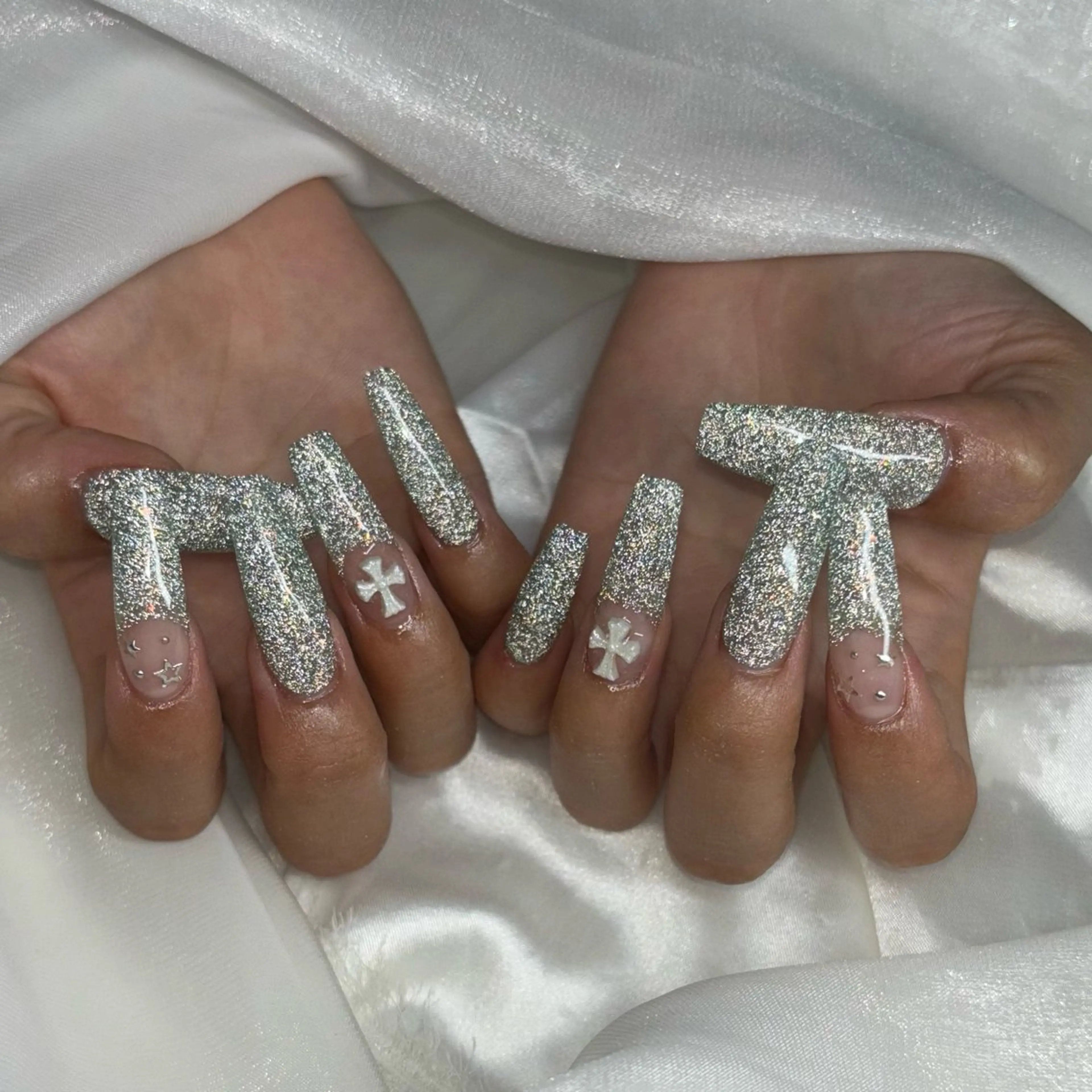 ネイル ハンドネイル CeCe Garden所属・CeCeGarden ✨️キラキラワンホンのネイルデザイン