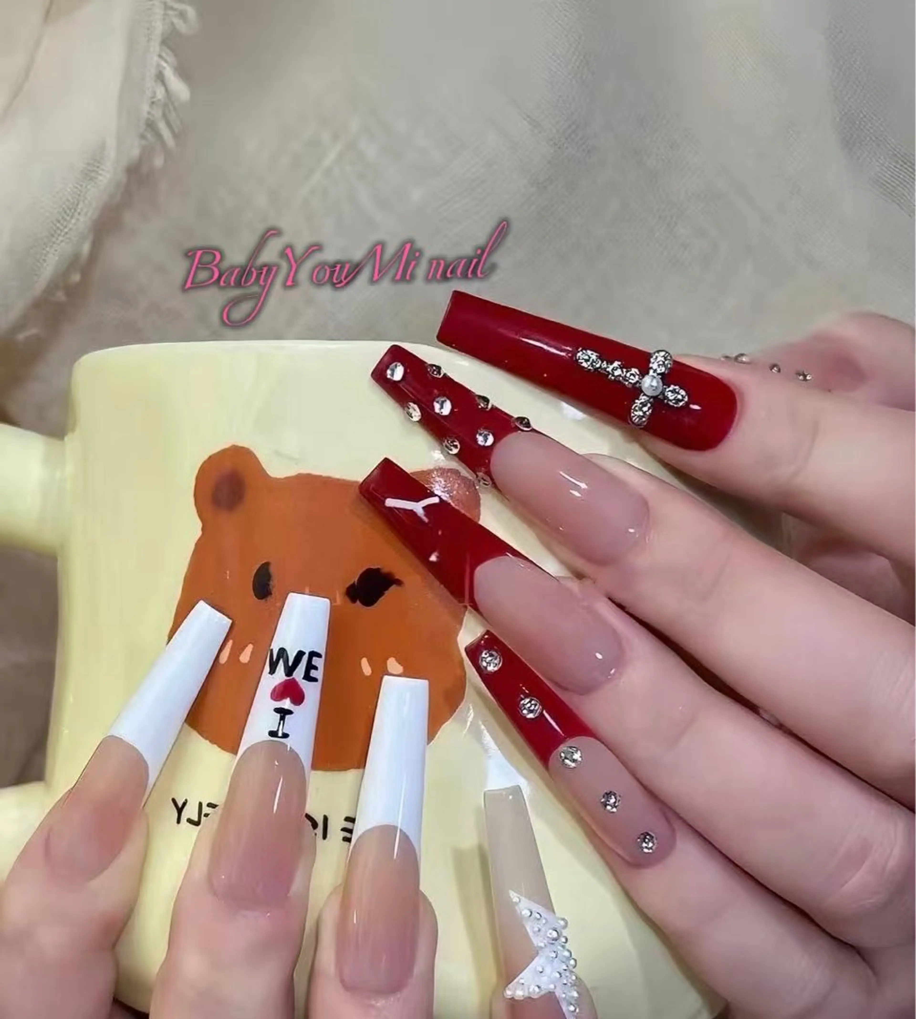 ネイル オーロラネイル フラワーネイル フットネイル フレンチネイル ジェルネイル ハンドネイル 相沢 さやかのネイルデザイン