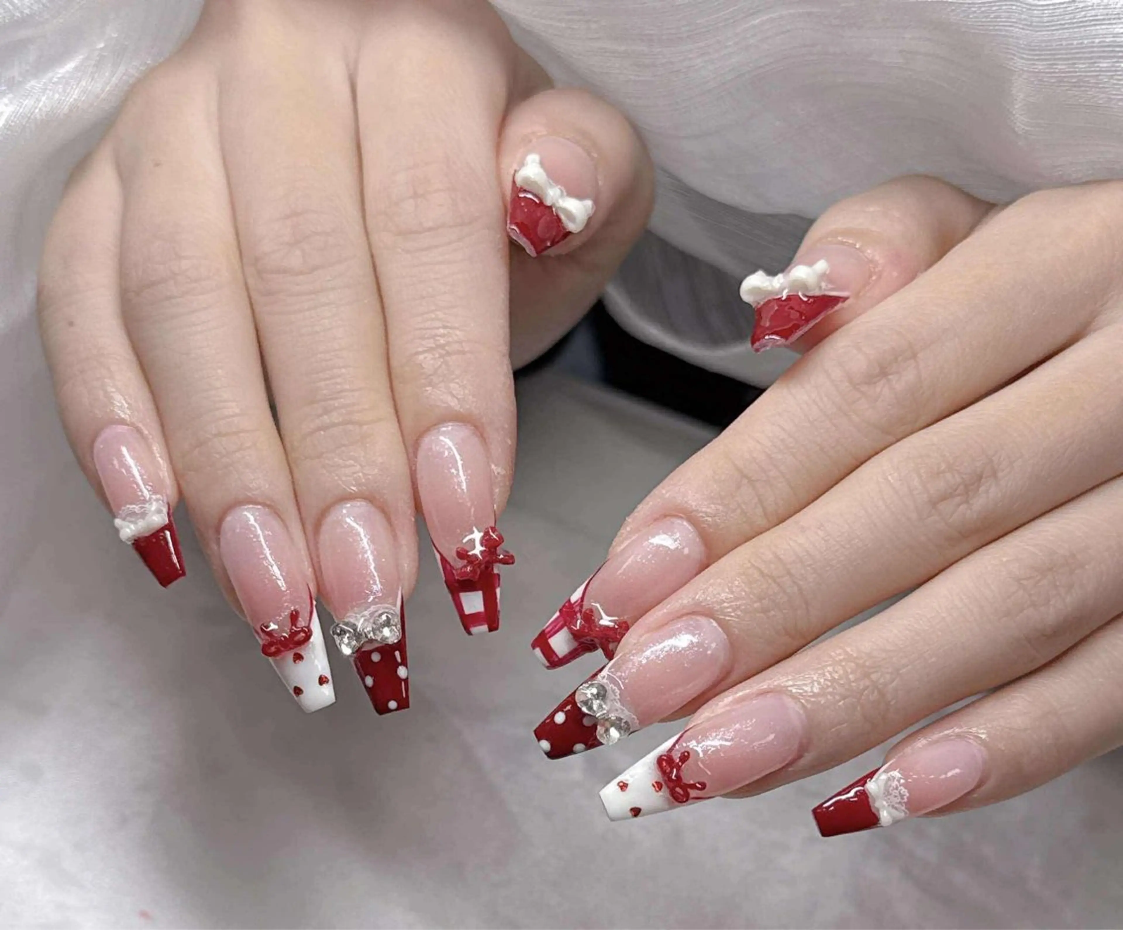 ネイル 長さ出し グラデーション 卒業式 キラキラネイル マグネットネイル ハンドネイル Lee Nailsのネイルデザイン