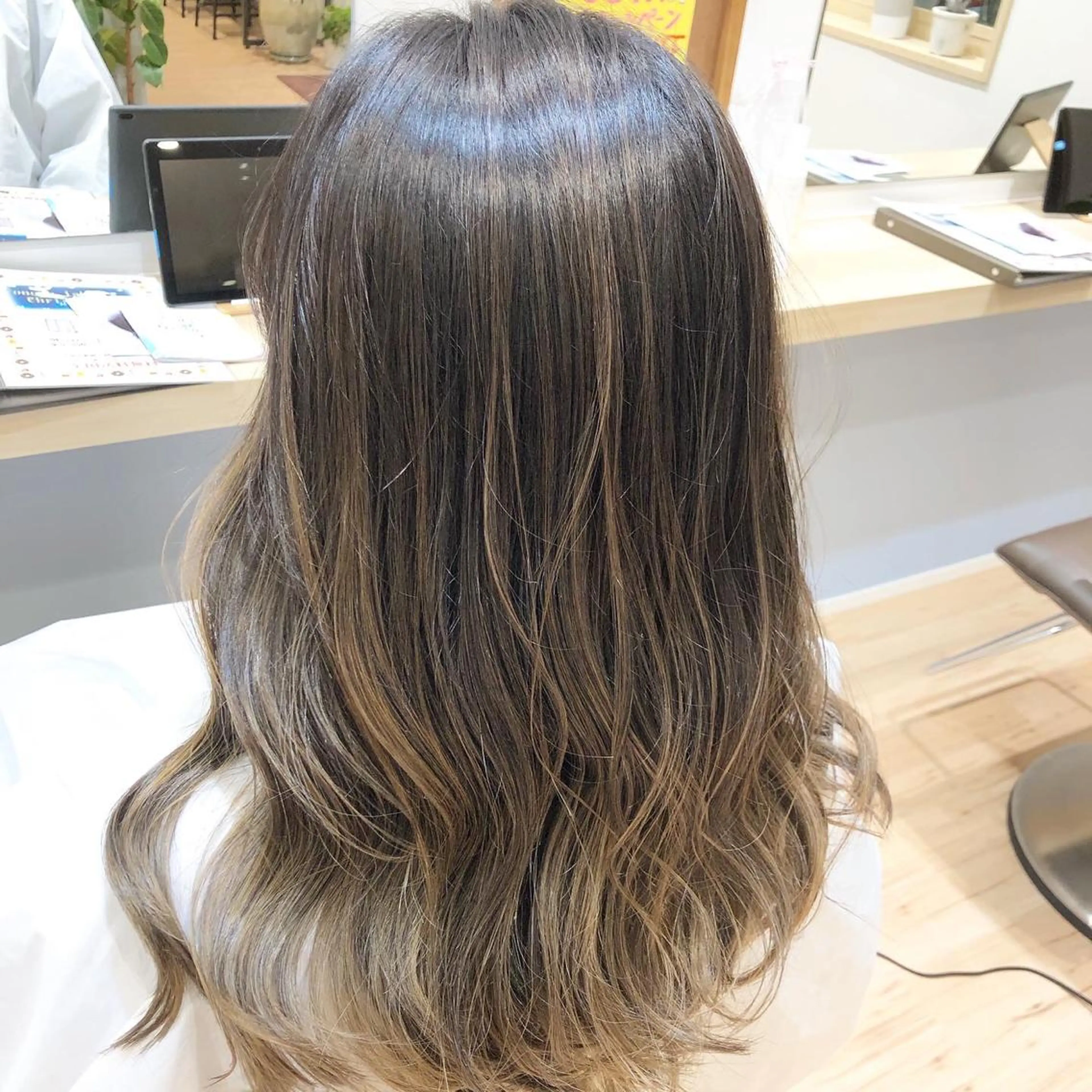 ロング カラー バレイヤージュ レイヤーカット 【店長】大根 亮太のヘアスタイル