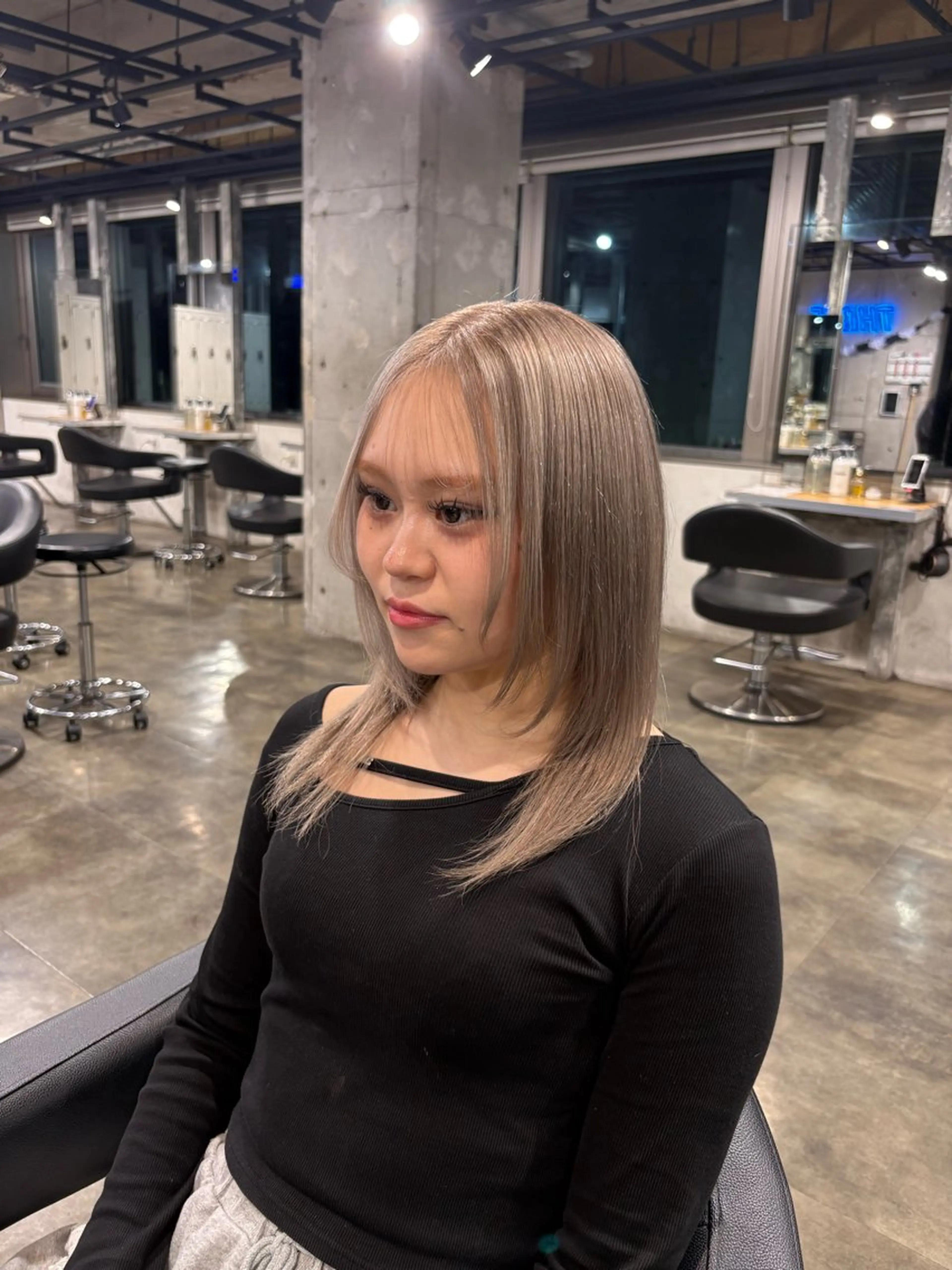 ミディアム カラー ヘアカラー ハイトーン 横浜💞ミオのヘアスタイル