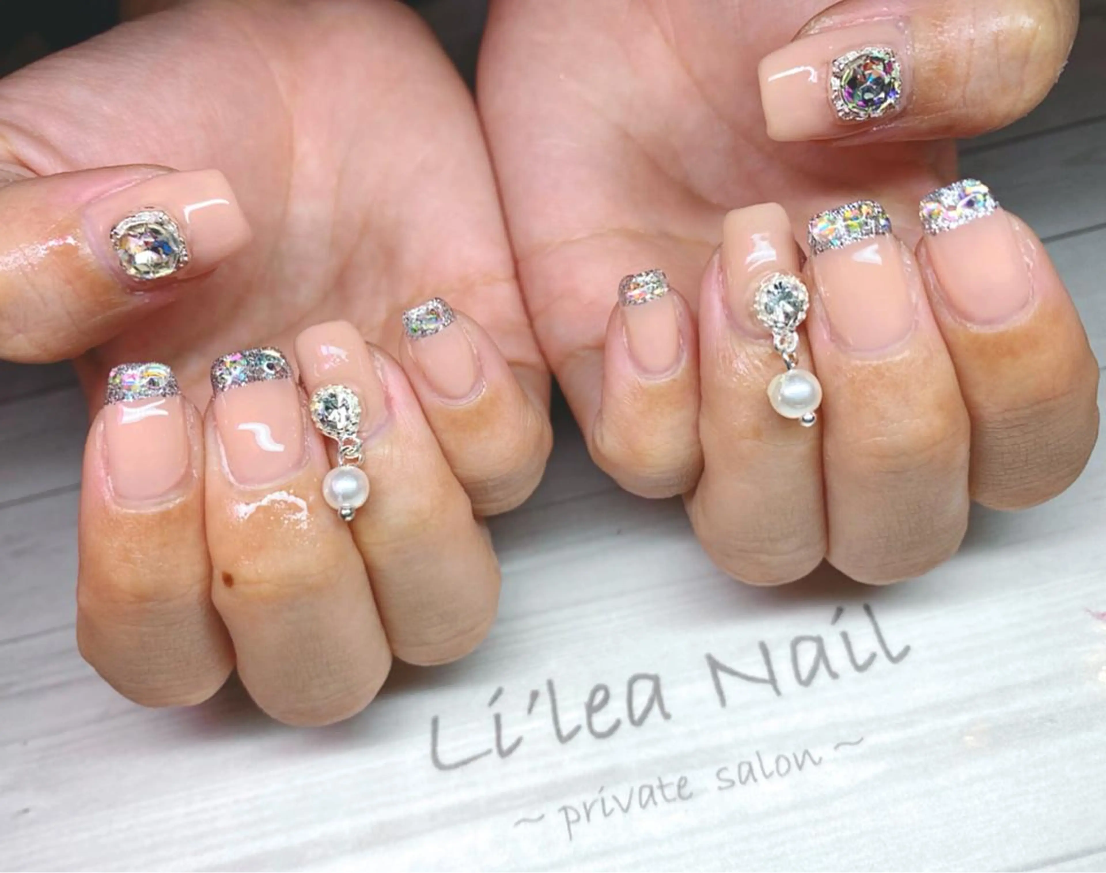 ネイル Li'leaNail AINAのネイルデザイン