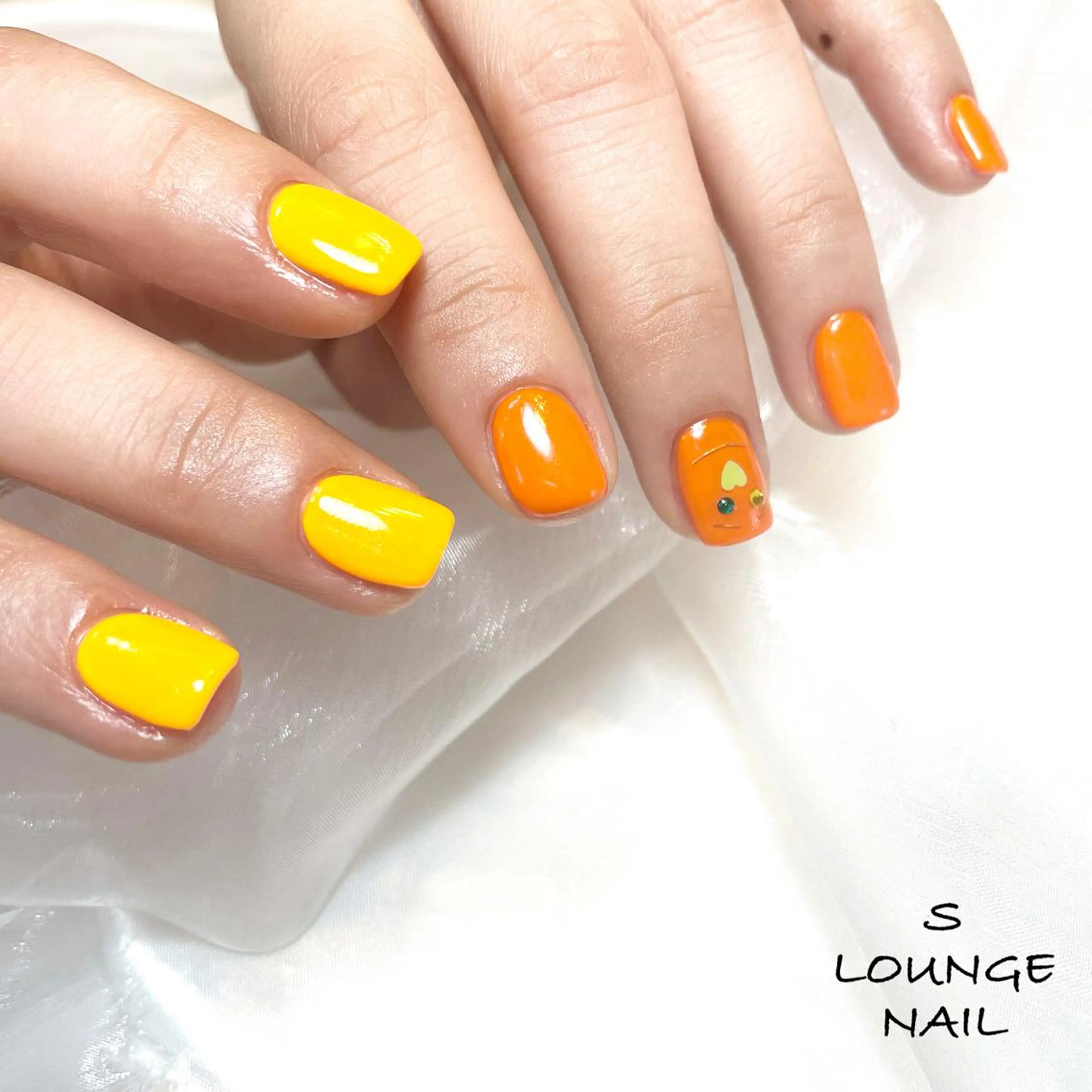 ネイル アートネイル ワンカラーネイル ハンドネイル フットネイル S LOUNGE NAIL所属・パーツたくさん🍓 SUMIのネイルデザイン